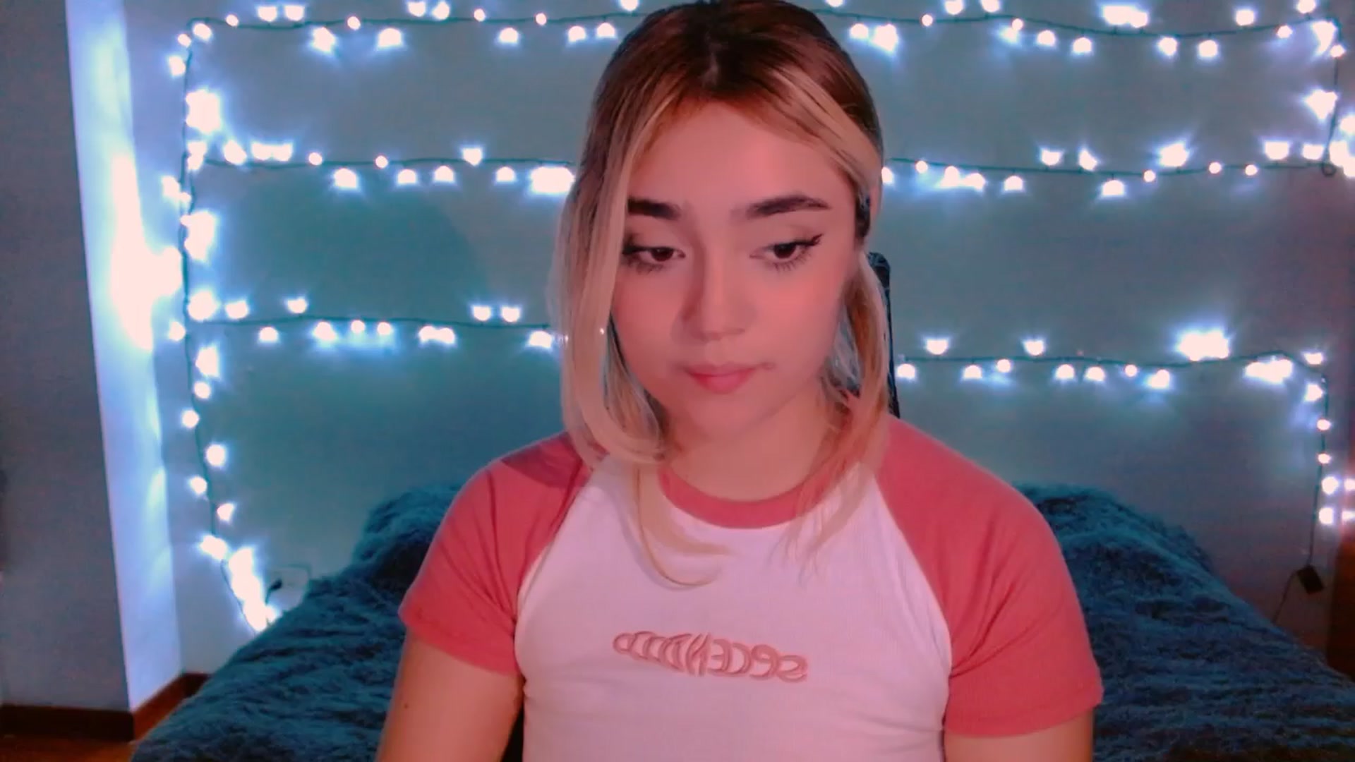 Gallery image thumbnail from Sugar_h0ney's myfreecams stream on, 03/25/2024, 07:27 image 8 of 20
