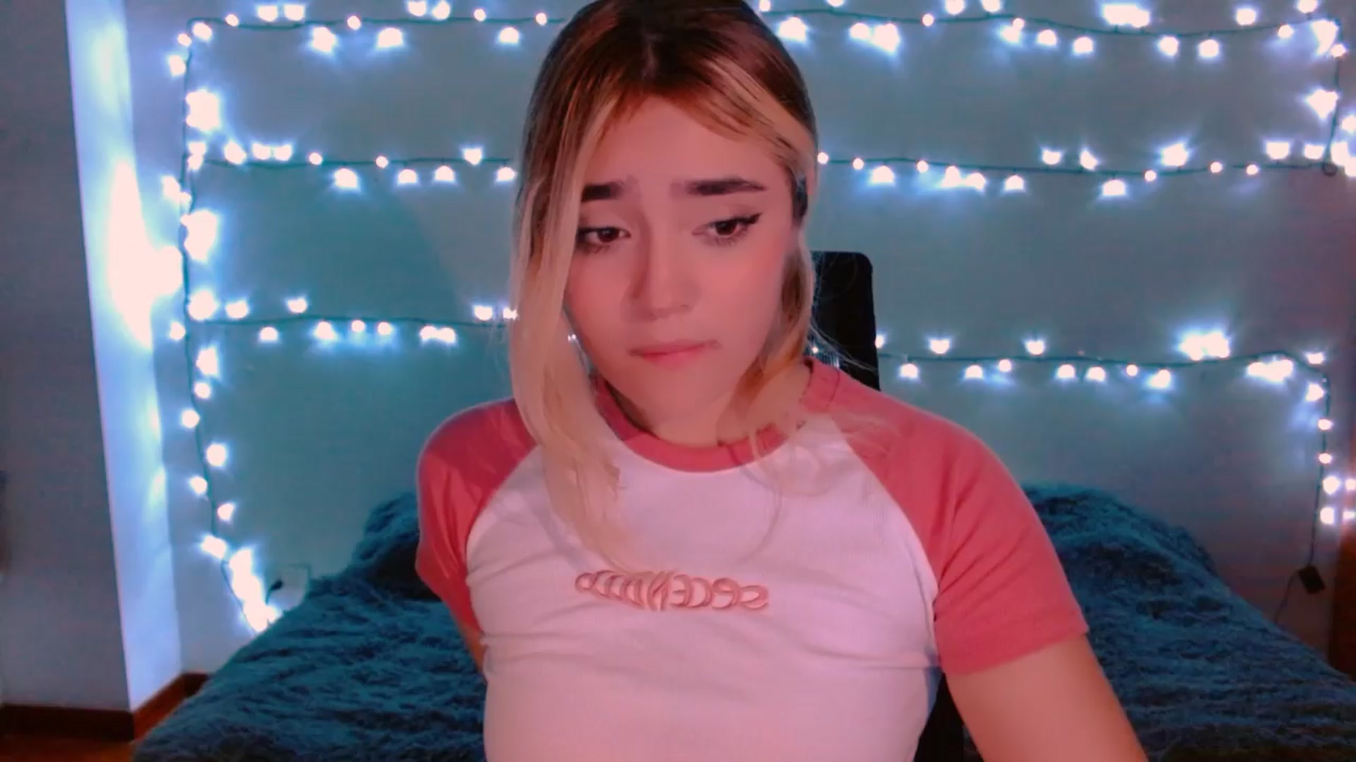 Gallery image thumbnail from Sugar_h0ney's myfreecams stream on, 03/25/2024, 07:27 image 16 of 20