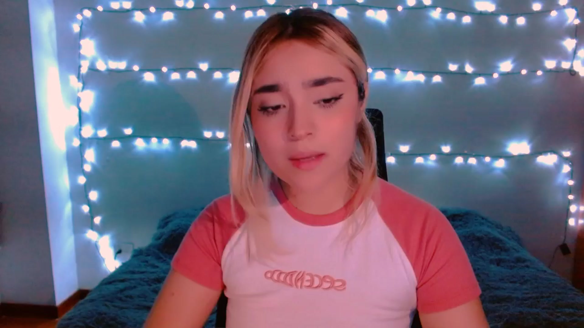 Gallery image thumbnail from Sugar_h0ney's myfreecams stream on, 03/25/2024, 07:27 image 14 of 20