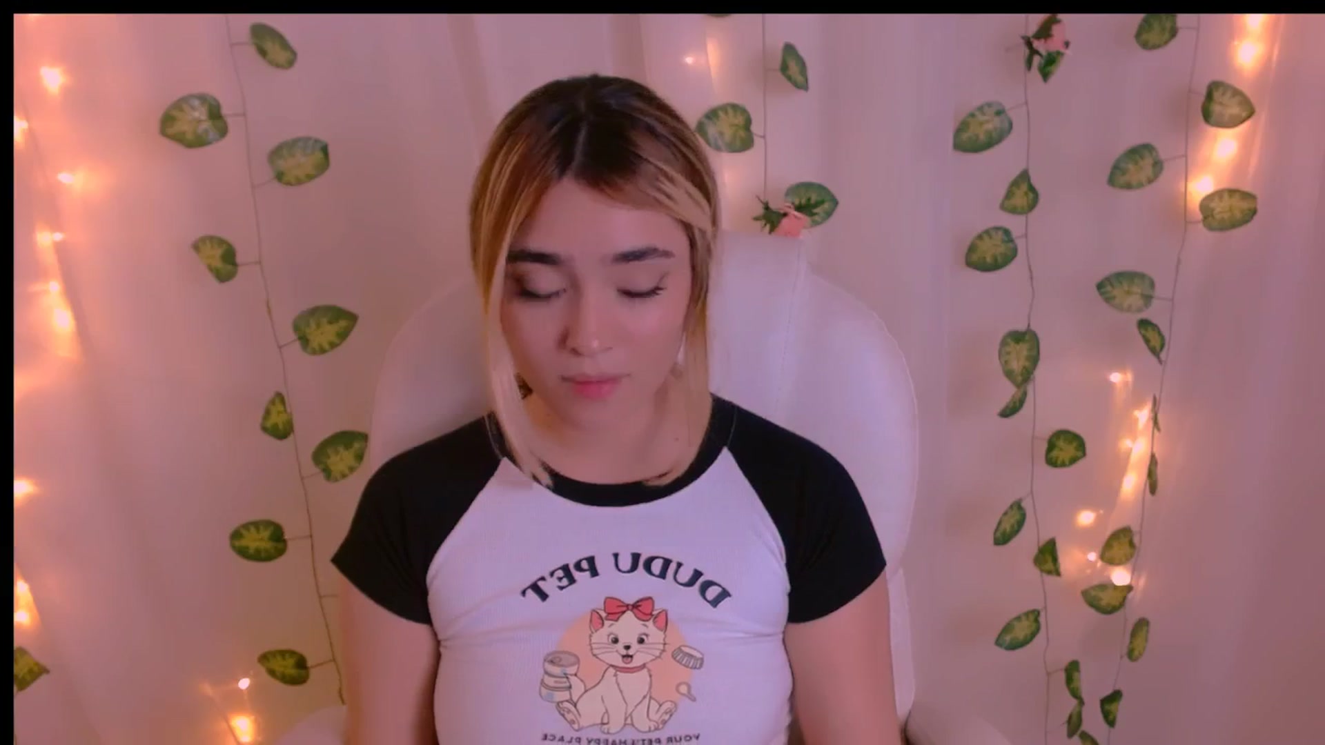 Gallery image thumbnail from Sugar_h0ney's myfreecams stream on, 04/26/2024, 10:01 image 20 of 20