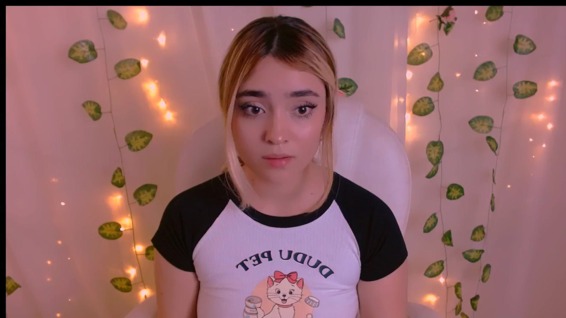 Gallery image thumbnail from Sugar_h0ney's myfreecams stream on, 04/26/2024, 10:40 image 7 of 20