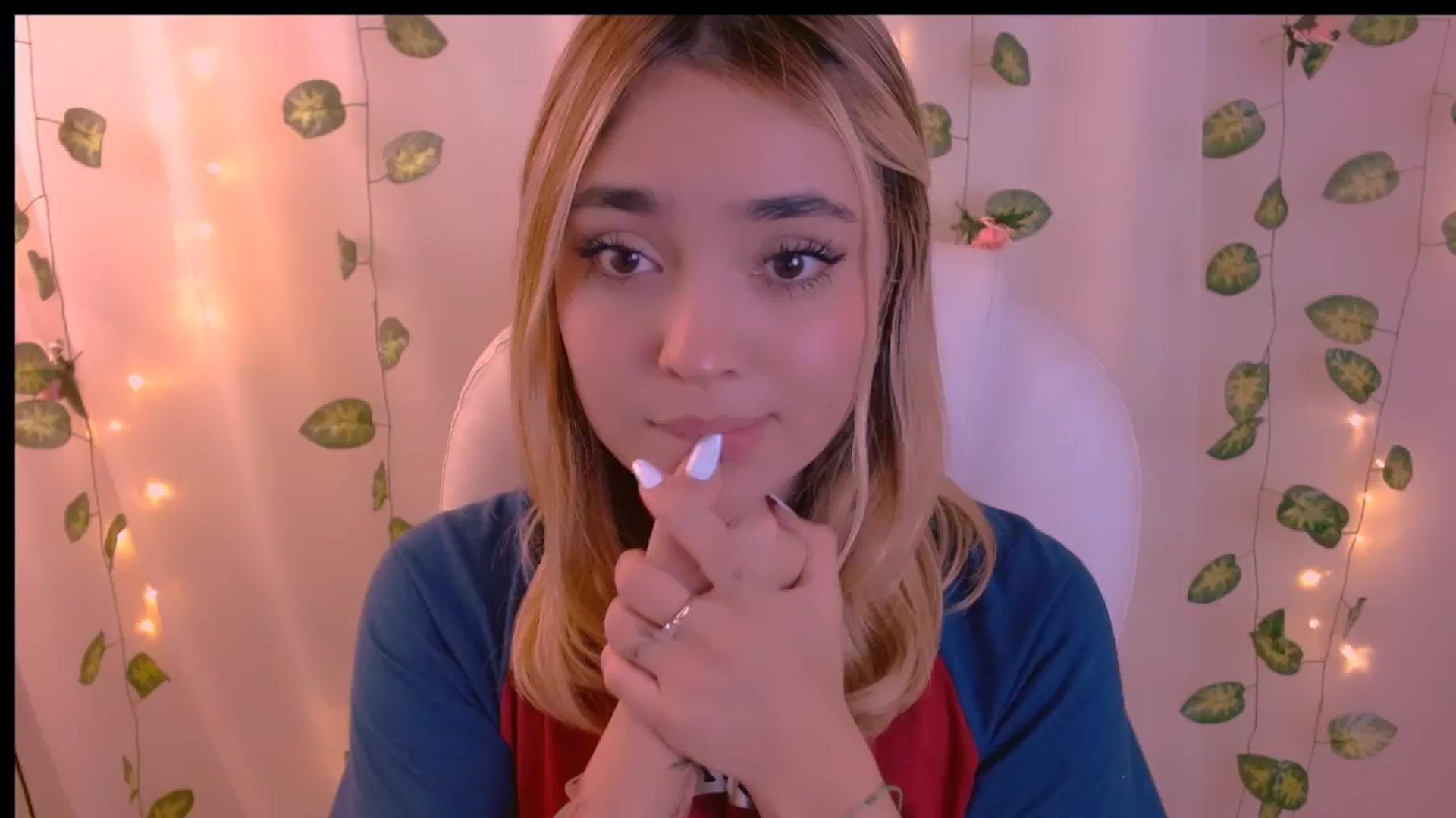 Gallery image thumbnail from Sugar_h0ney's myfreecams stream on, 04/28/2024, 08:38 image 2 of 20