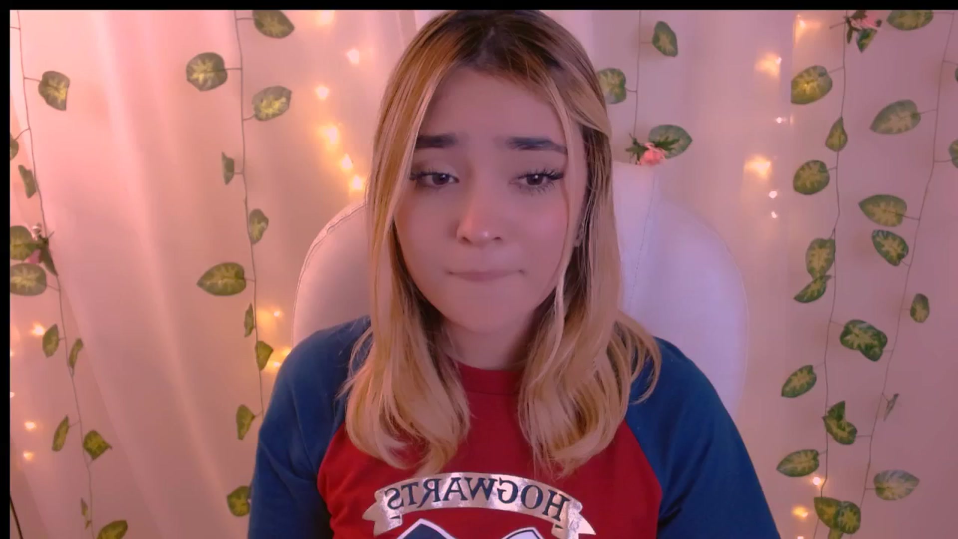 Gallery image thumbnail from Sugar_h0ney's myfreecams stream on, 04/28/2024, 08:38 image 3 of 20