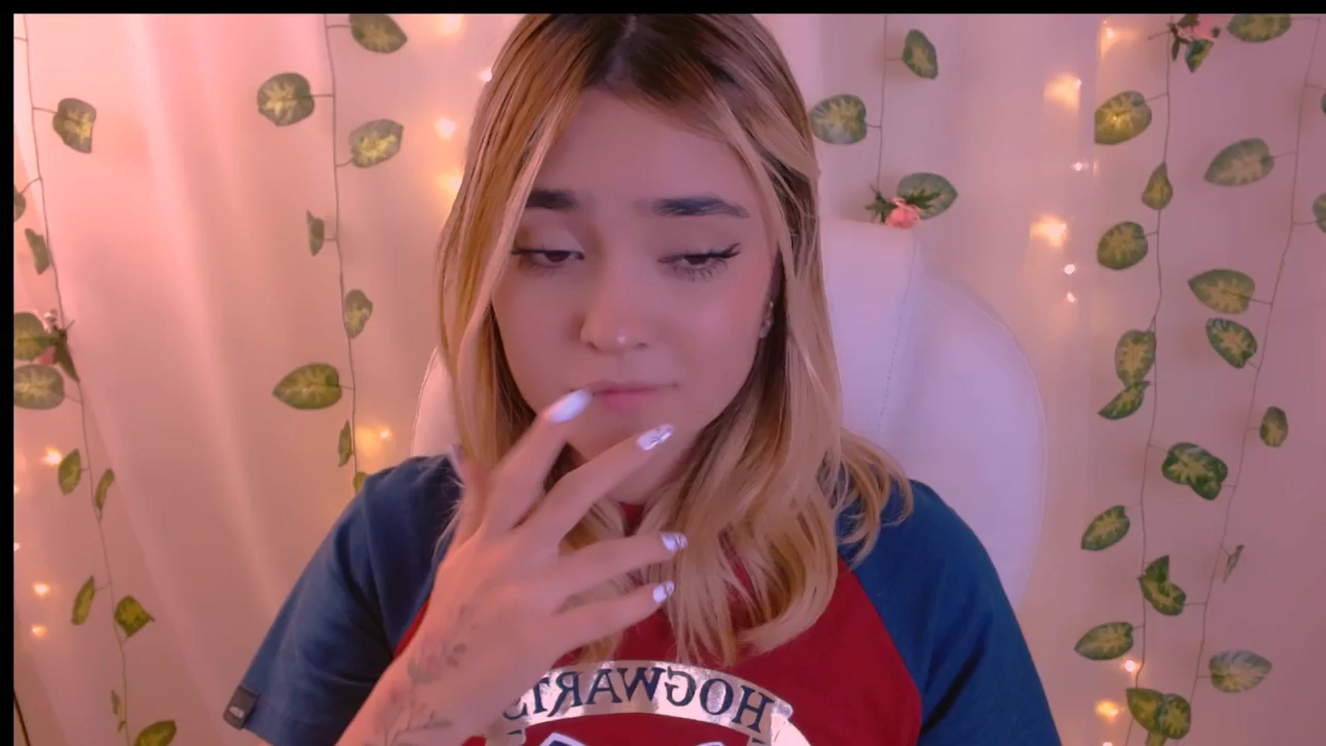 Gallery image thumbnail from Sugar_h0ney's myfreecams stream on, 04/28/2024, 08:38 image 20 of 20