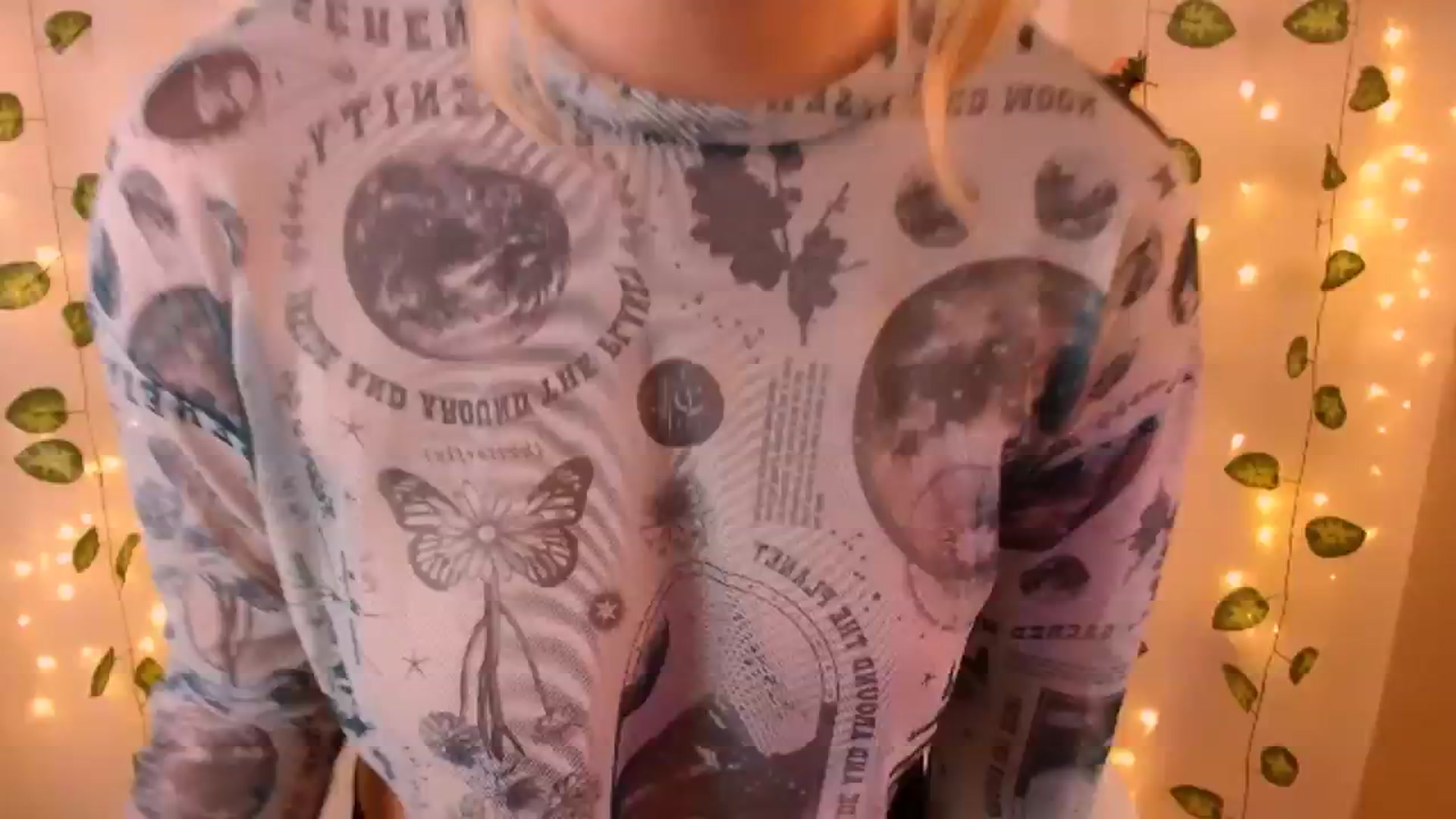 Gallery image thumbnail from Sugar_h0ney's myfreecams stream on, 05/24/2024, 06:50 image 3 of 20