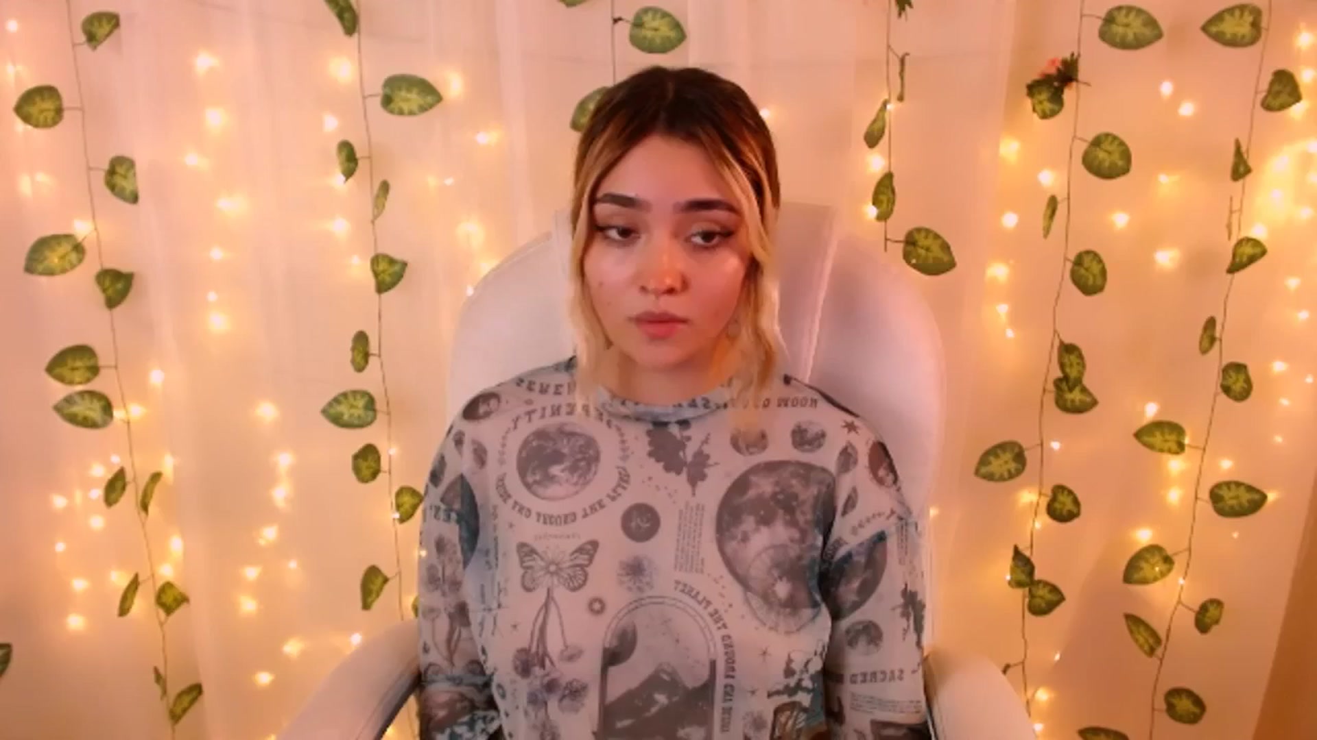 Gallery image thumbnail from Sugar_h0ney's myfreecams stream on, 05/24/2024, 06:50 image 18 of 20