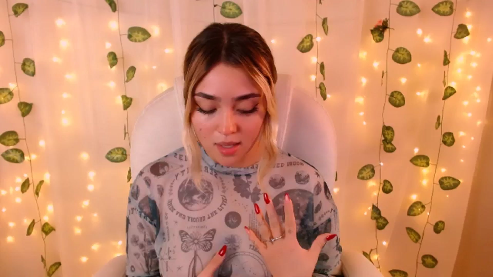 Gallery image thumbnail from Sugar_h0ney's myfreecams stream on, 05/24/2024, 06:50 image 5 of 20