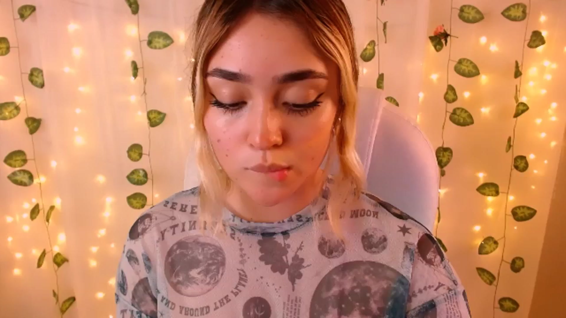 Gallery image thumbnail from Sugar_h0ney's myfreecams stream on, 05/24/2024, 08:23 image 2 of 20