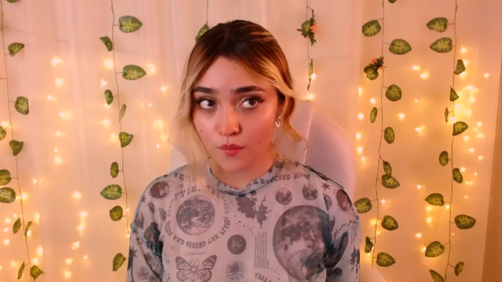 Gallery image thumbnail from Sugar_h0ney's myfreecams stream on, 05/24/2024, 08:23 image 11 of 20