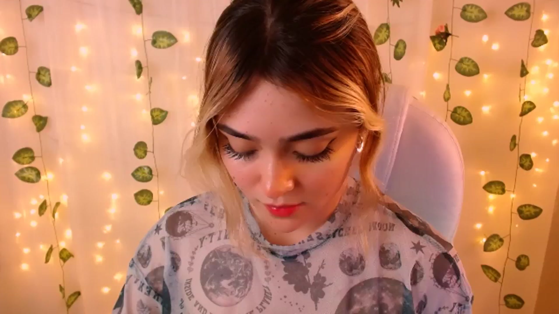 Gallery image thumbnail from Sugar_h0ney's myfreecams stream on, 05/24/2024, 08:23 image 7 of 20