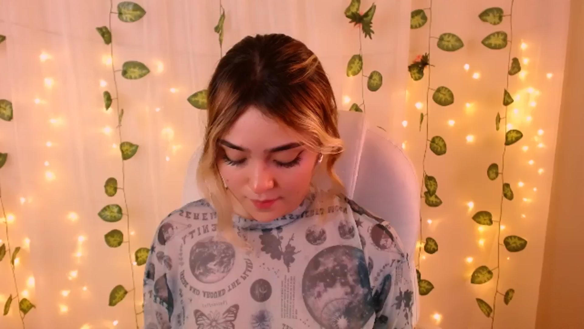 Gallery image thumbnail from Sugar_h0ney's myfreecams stream on, 05/24/2024, 08:23 image 16 of 20