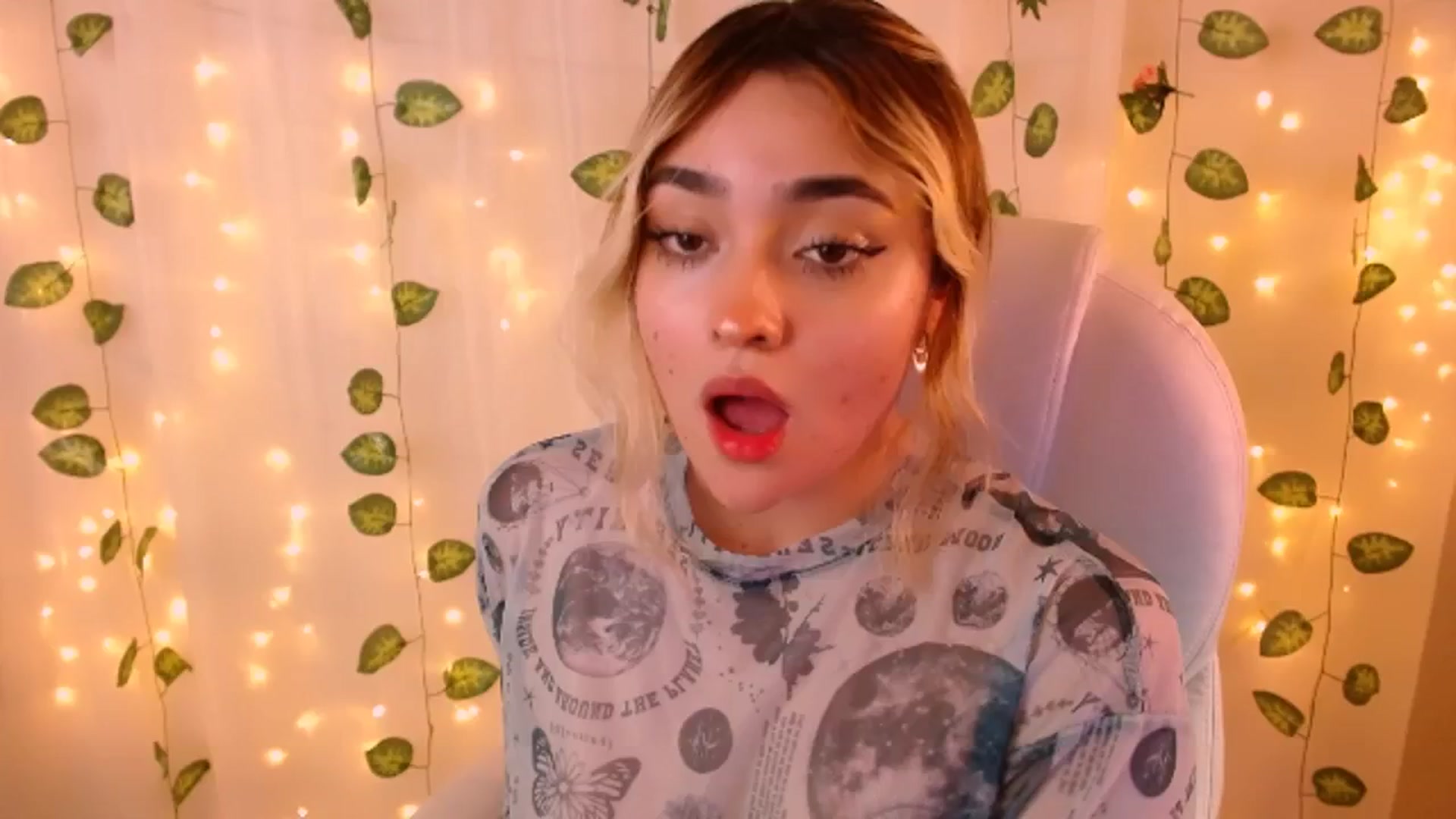 Gallery image thumbnail from Sugar_h0ney's myfreecams stream on, 05/24/2024, 08:23 image 8 of 20