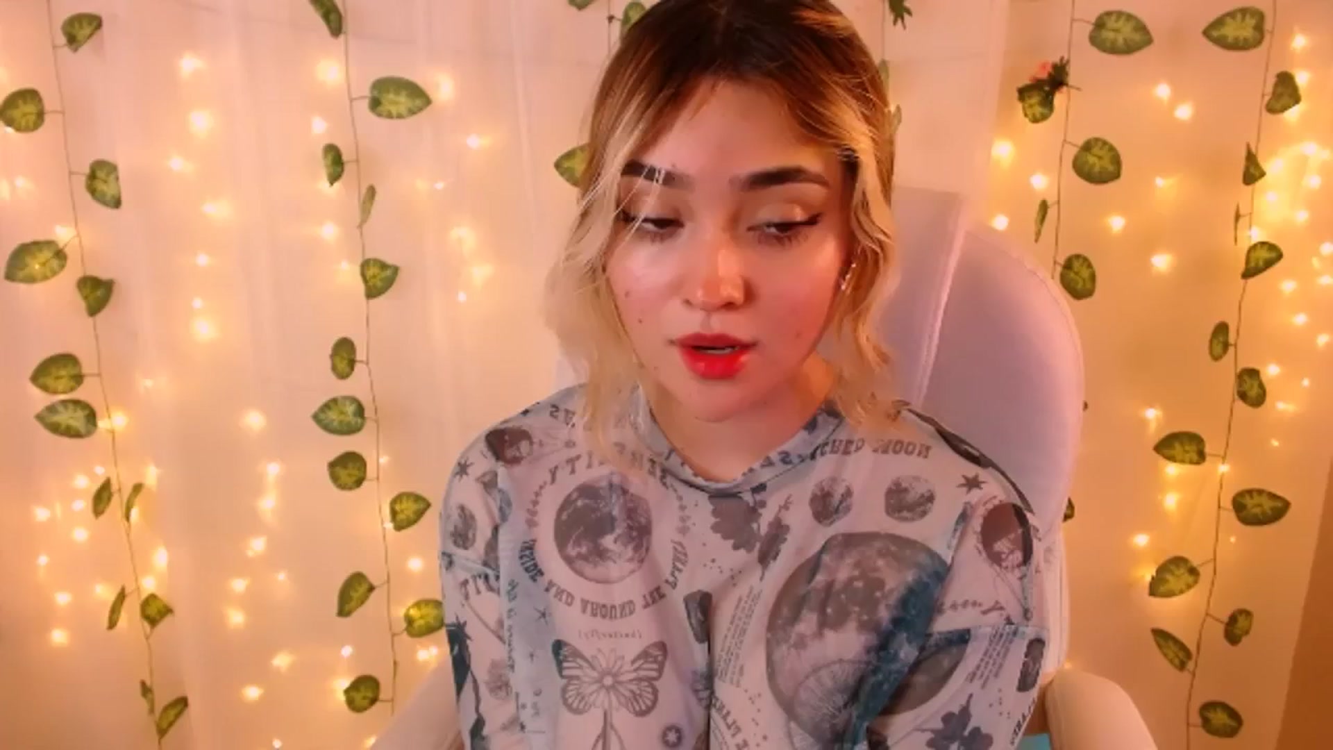 Gallery image thumbnail from Sugar_h0ney's myfreecams stream on, 05/24/2024, 08:23 image 5 of 20