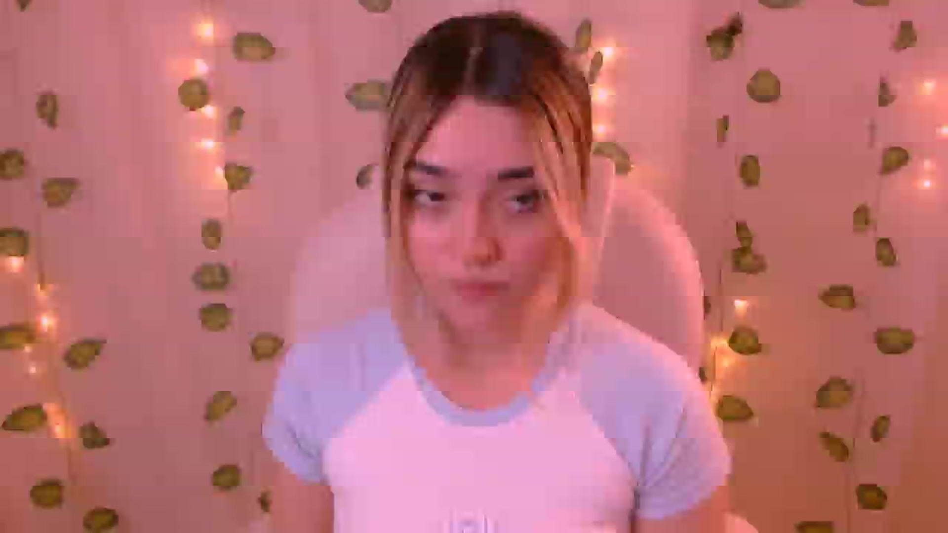 Gallery image thumbnail from Sugar_h0ney's myfreecams stream on, 05/26/2024, 02:39 image 4 of 20