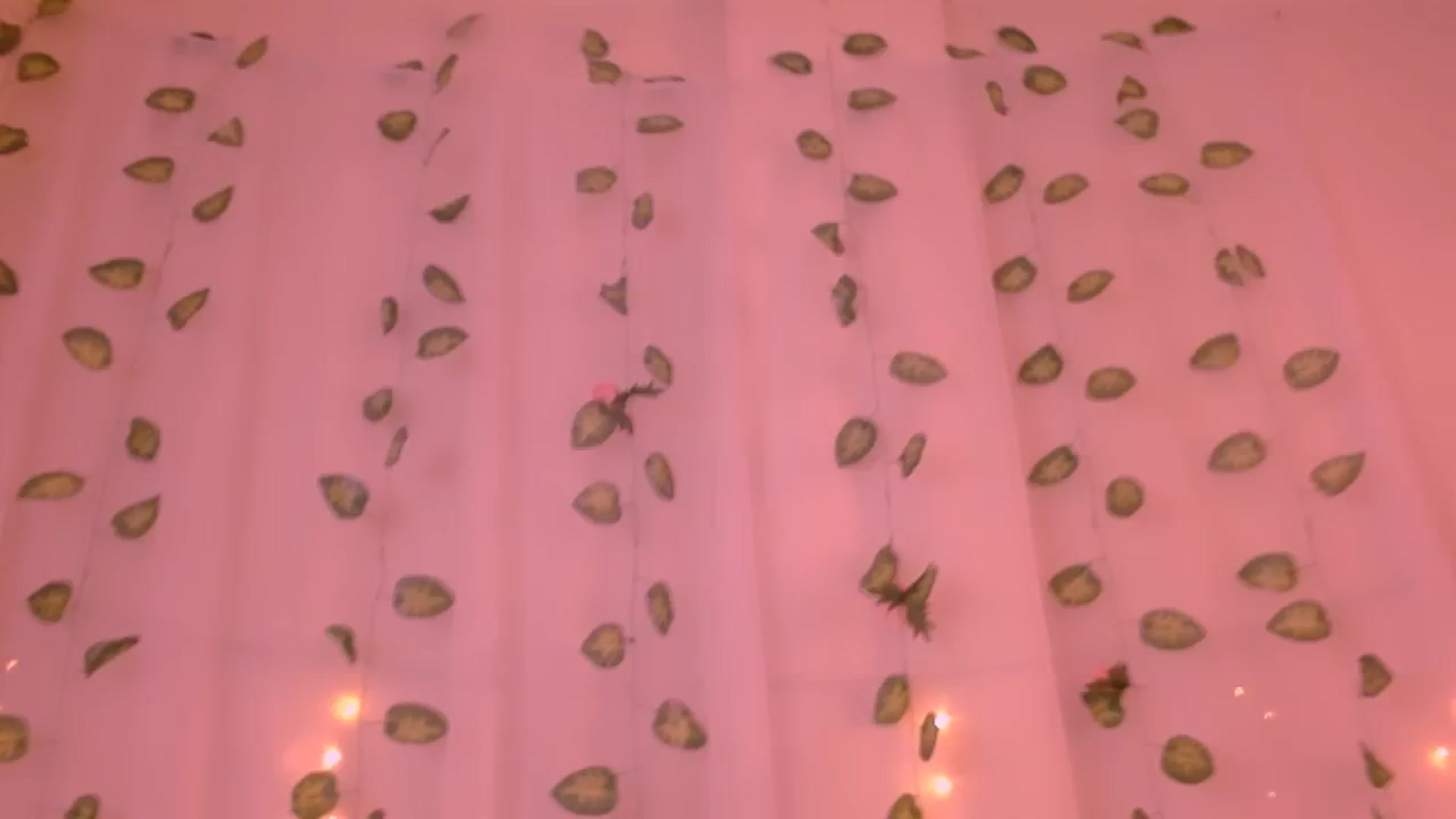 Gallery image thumbnail from Sugar_h0ney's myfreecams stream on, 05/26/2024, 02:39 image 12 of 20