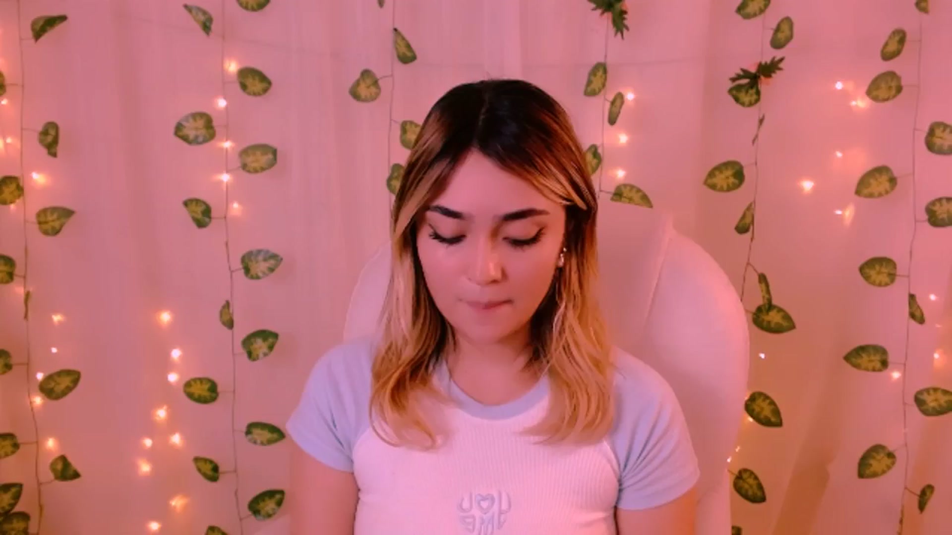 Gallery image thumbnail from Sugar_h0ney's myfreecams stream on, 05/31/2024, 07:11 image 15 of 20