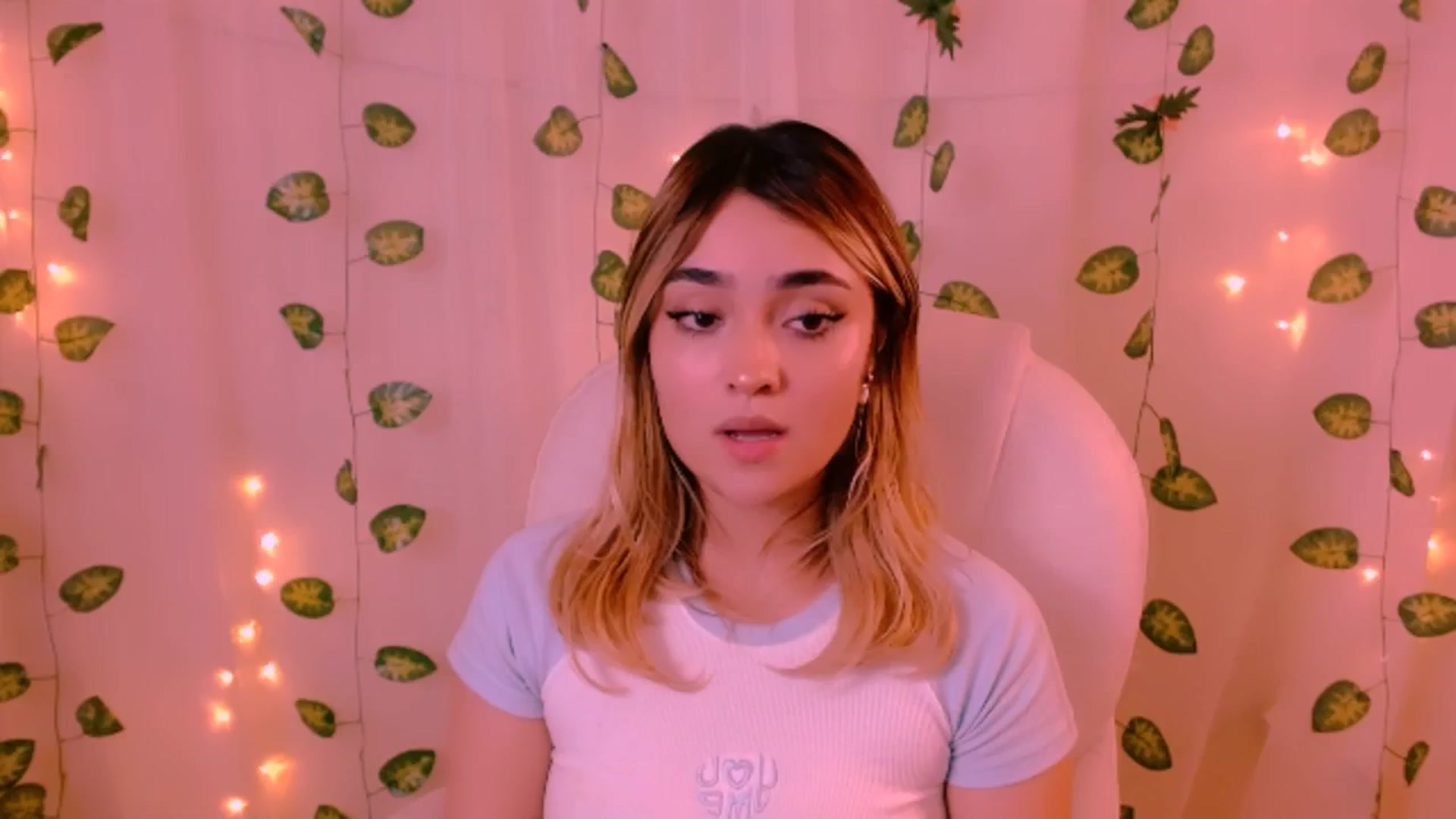 Gallery image thumbnail from Sugar_h0ney's myfreecams stream on, 05/31/2024, 07:11 image 11 of 20