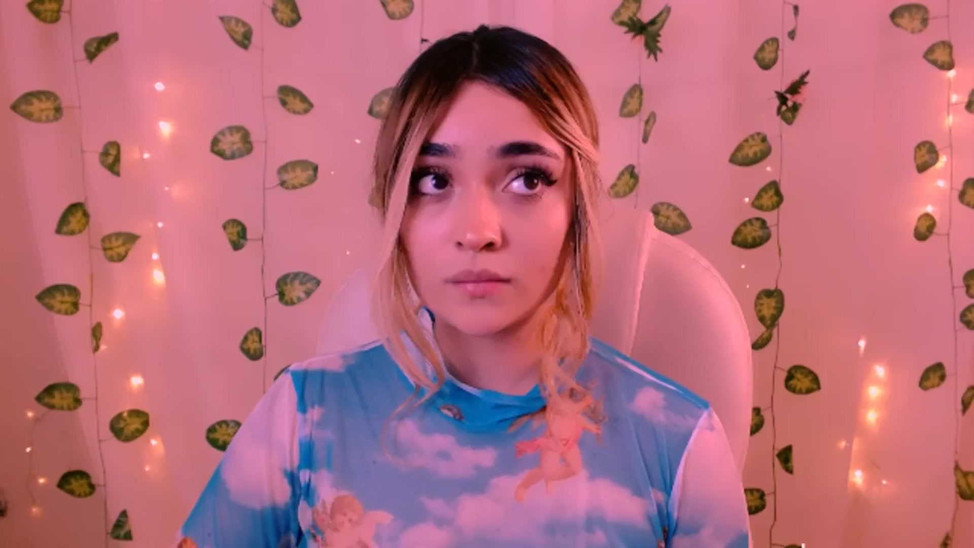Gallery image thumbnail from Sugar_h0ney's myfreecams stream on, 06/12/2024, 06:31 image 11 of 20