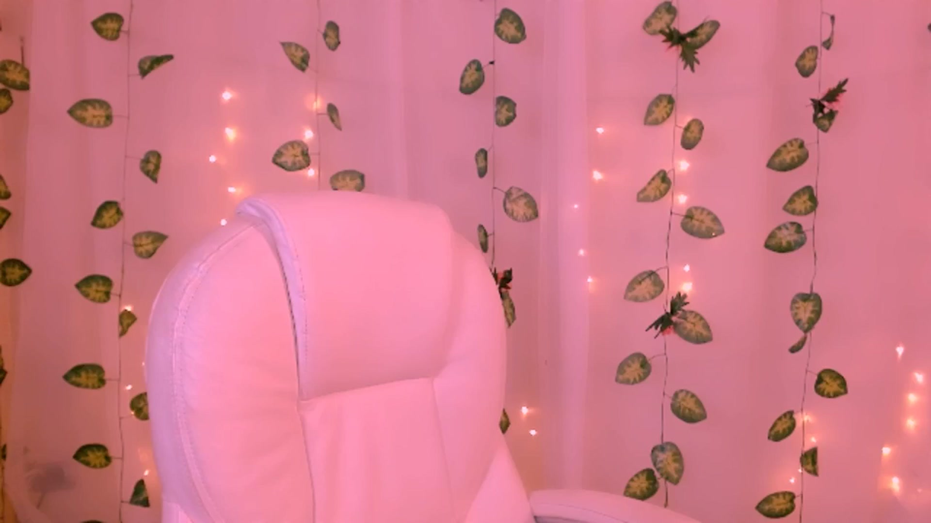 Gallery image thumbnail from Sugar_h0ney's myfreecams stream on, 06/12/2024, 06:31 image 20 of 20