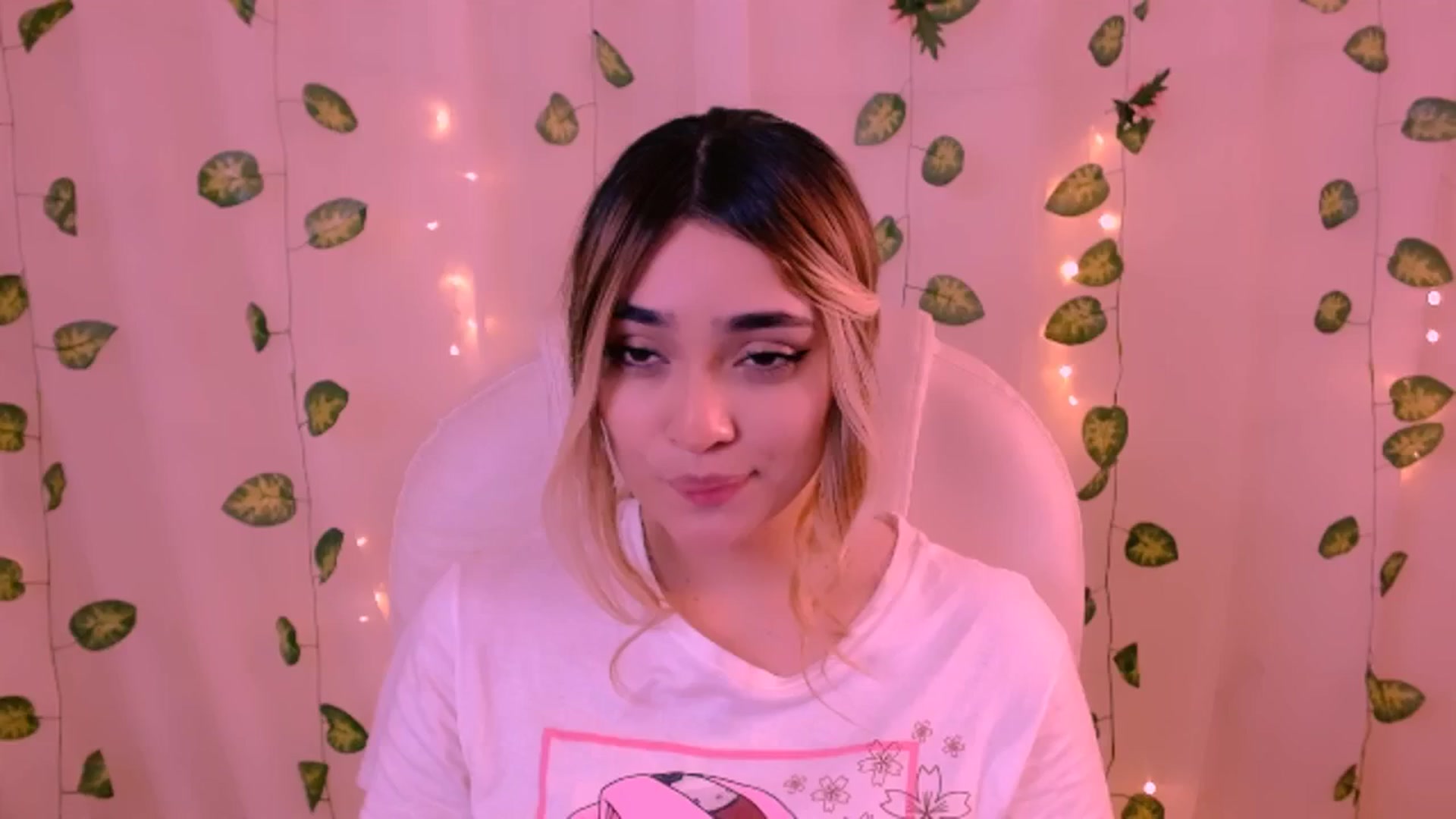 Gallery image thumbnail from Sugar_h0ney's myfreecams stream on, 06/12/2024, 06:31 image 4 of 20