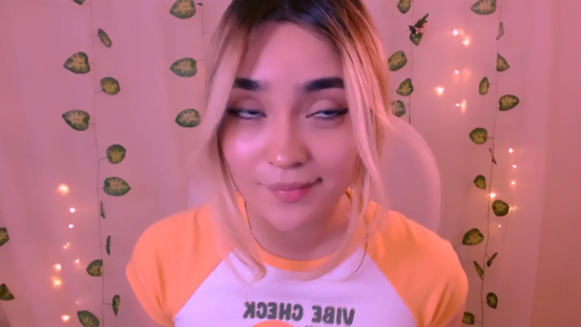 Gallery image thumbnail from Sugar_h0ney's myfreecams stream on, 06/15/2024, 09:41 image 6 of 20