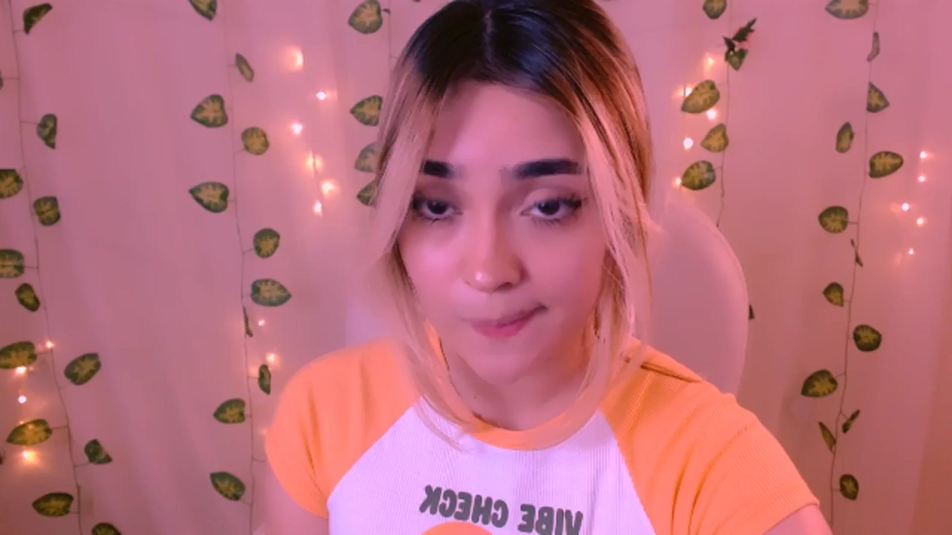 Gallery image thumbnail from Sugar_h0ney's myfreecams stream on, 06/15/2024, 09:41 image 2 of 20