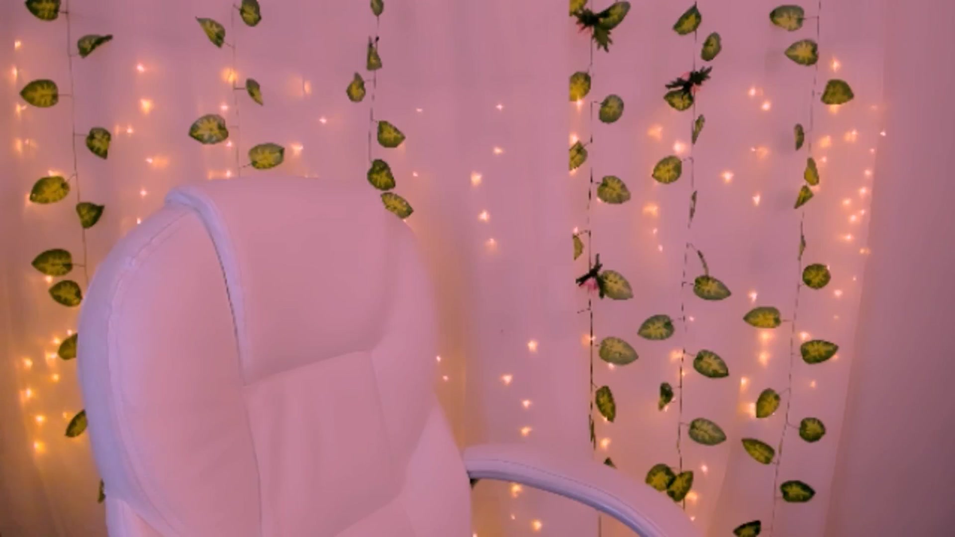 Gallery image thumbnail from Sugar_h0ney's myfreecams stream on, 06/21/2024, 07:01 image 14 of 20