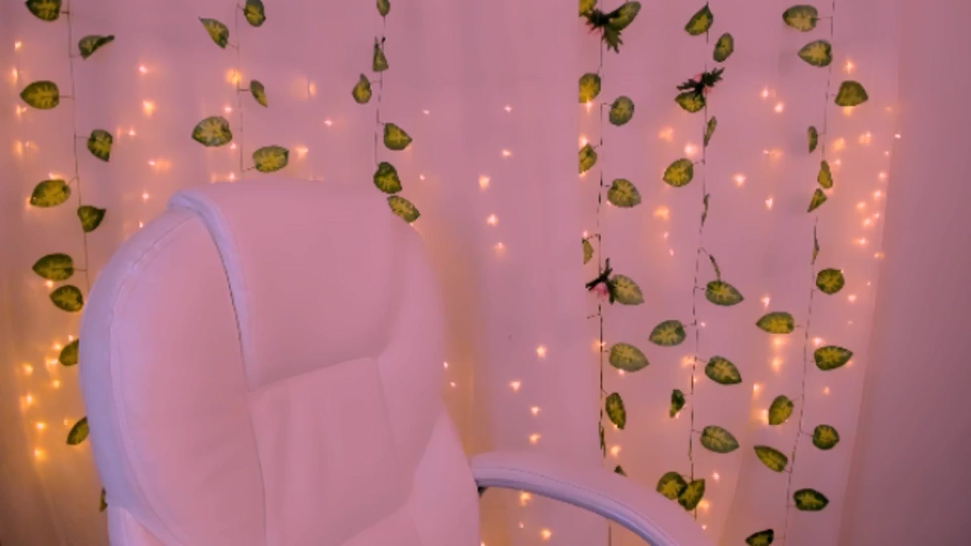 Gallery image thumbnail from Sugar_h0ney's myfreecams stream on, 06/21/2024, 07:01 image 13 of 20