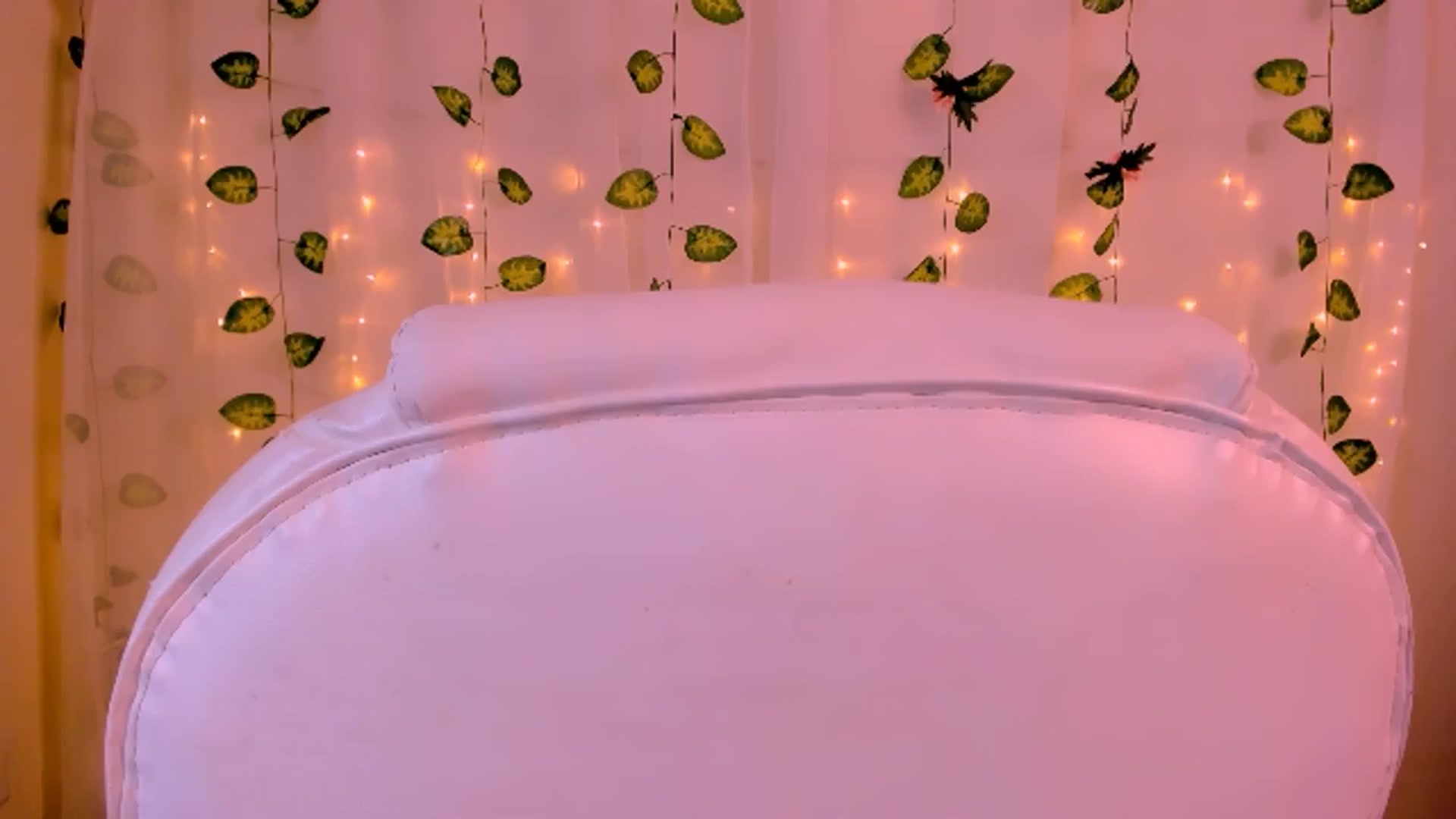 Gallery image thumbnail from Sugar_h0ney's myfreecams stream on, 06/23/2024, 08:16 image 17 of 20