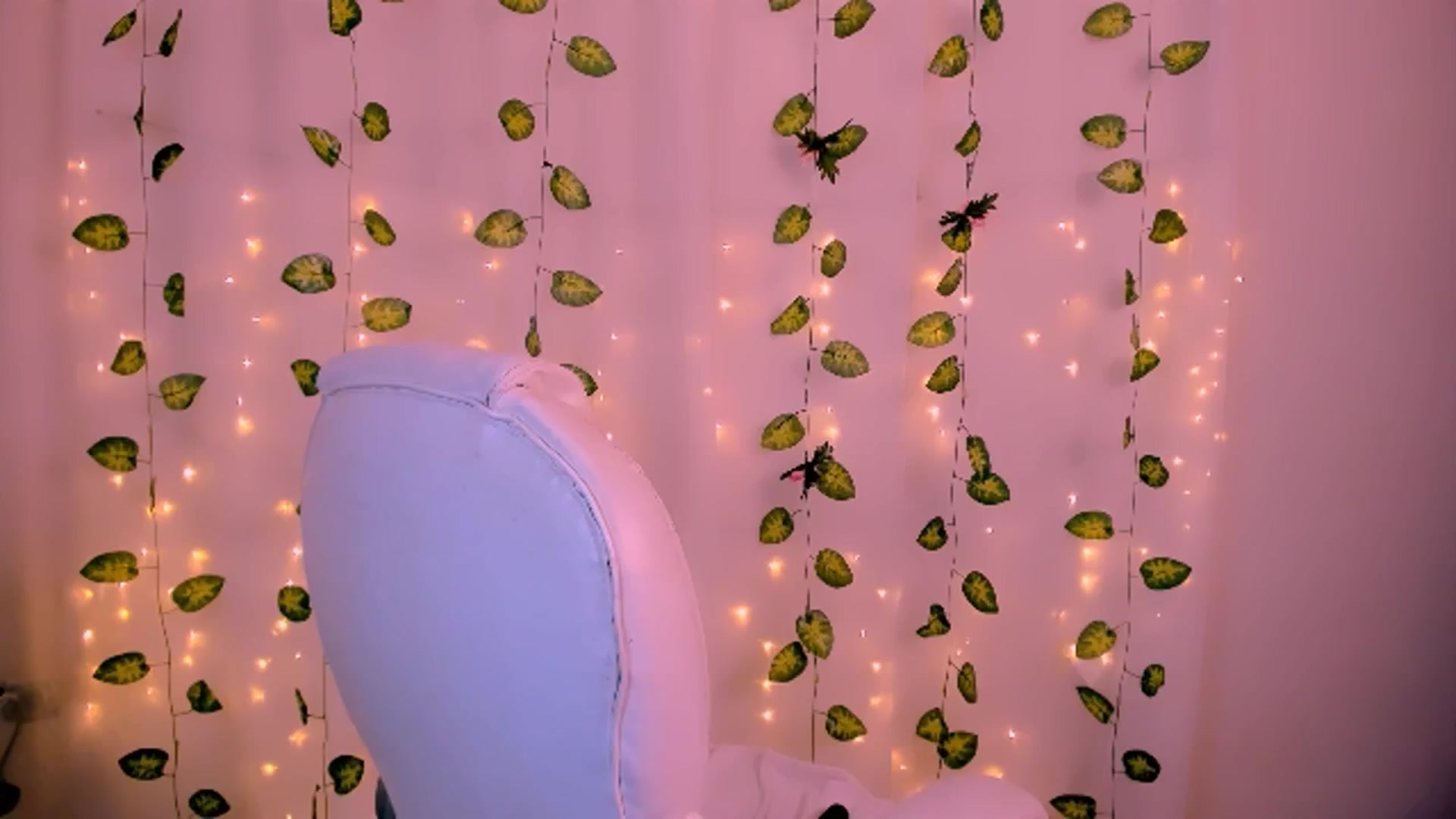 Gallery image thumbnail from Sugar_h0ney's myfreecams stream on, 06/24/2024, 05:16 image 20 of 20