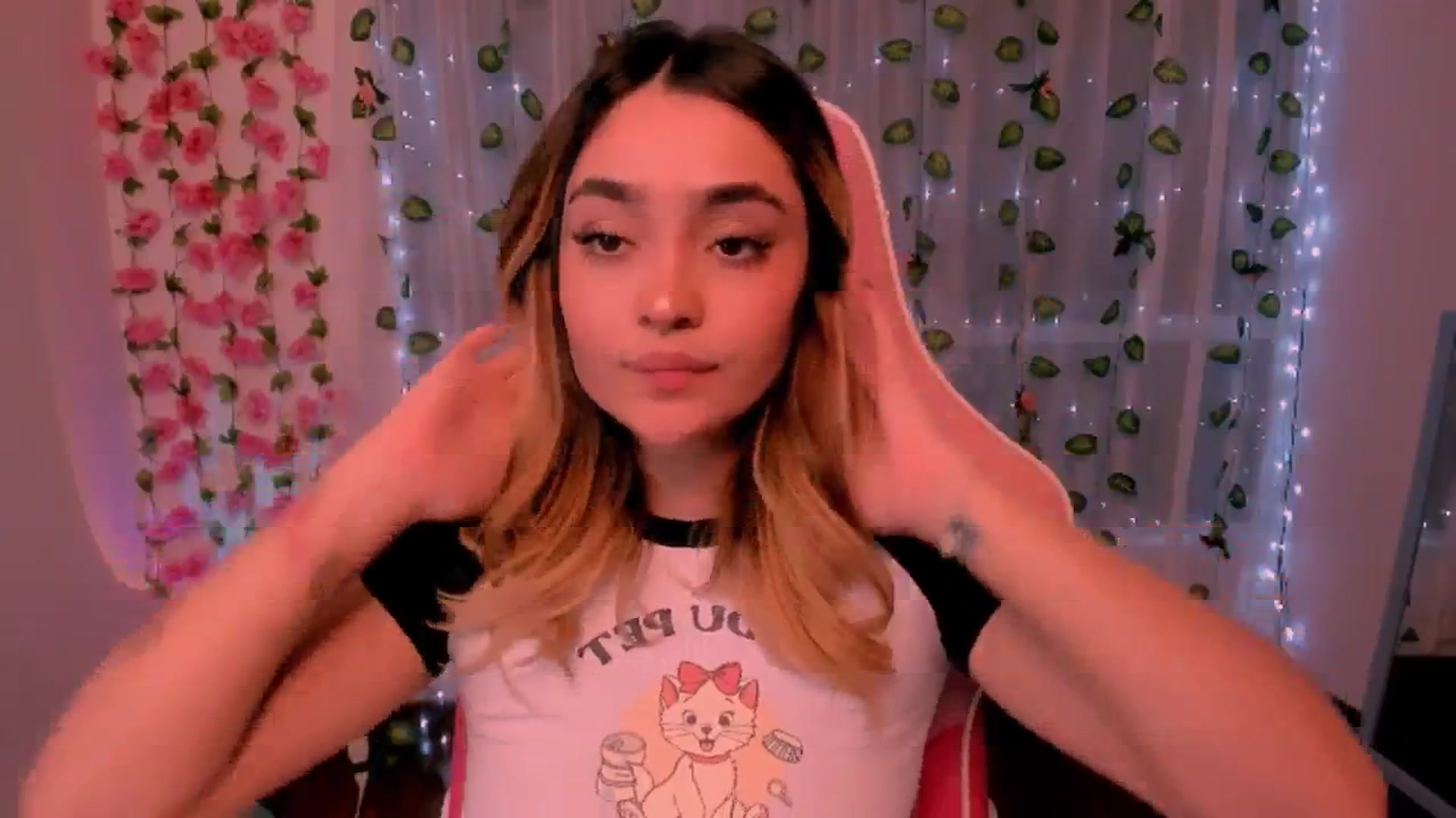 Gallery image thumbnail from Sugar_h0ney's myfreecams stream on, 07/22/2024, 06:57 image 5 of 20