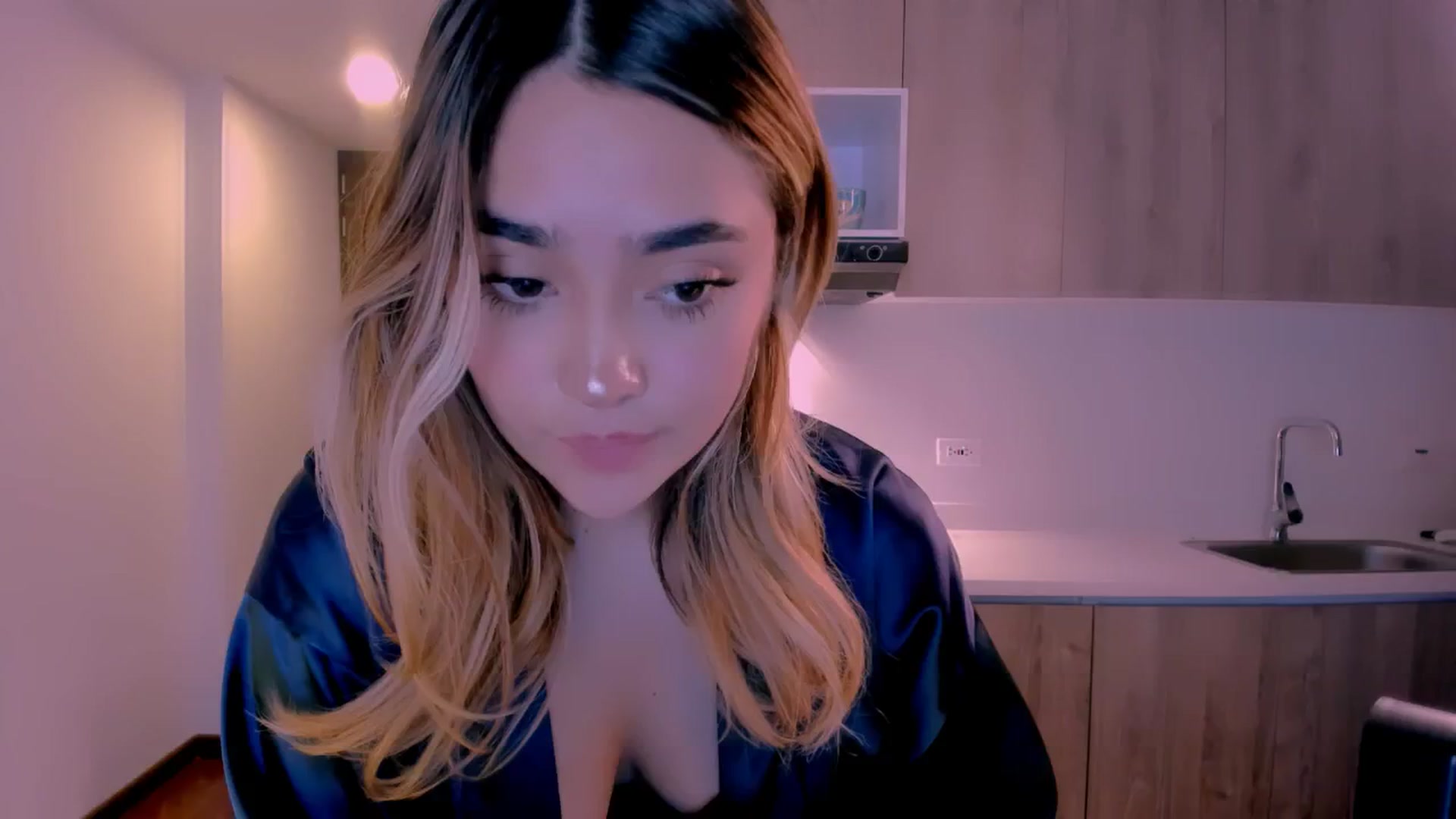 Gallery image thumbnail from Sugar_h0ney's myfreecams stream on, 07/23/2024, 06:42 image 13 of 20