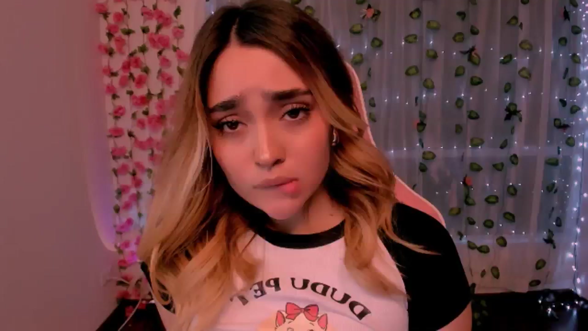 Gallery image thumbnail from Sugar_h0ney's myfreecams stream on, 07/29/2024, 07:07 image 1 of 20