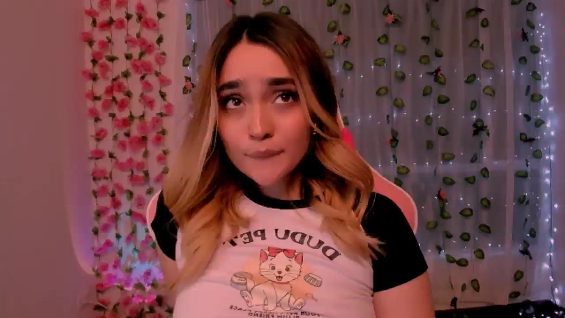 Gallery image thumbnail from Sugar_h0ney's myfreecams stream on, 07/29/2024, 07:07 image 2 of 20