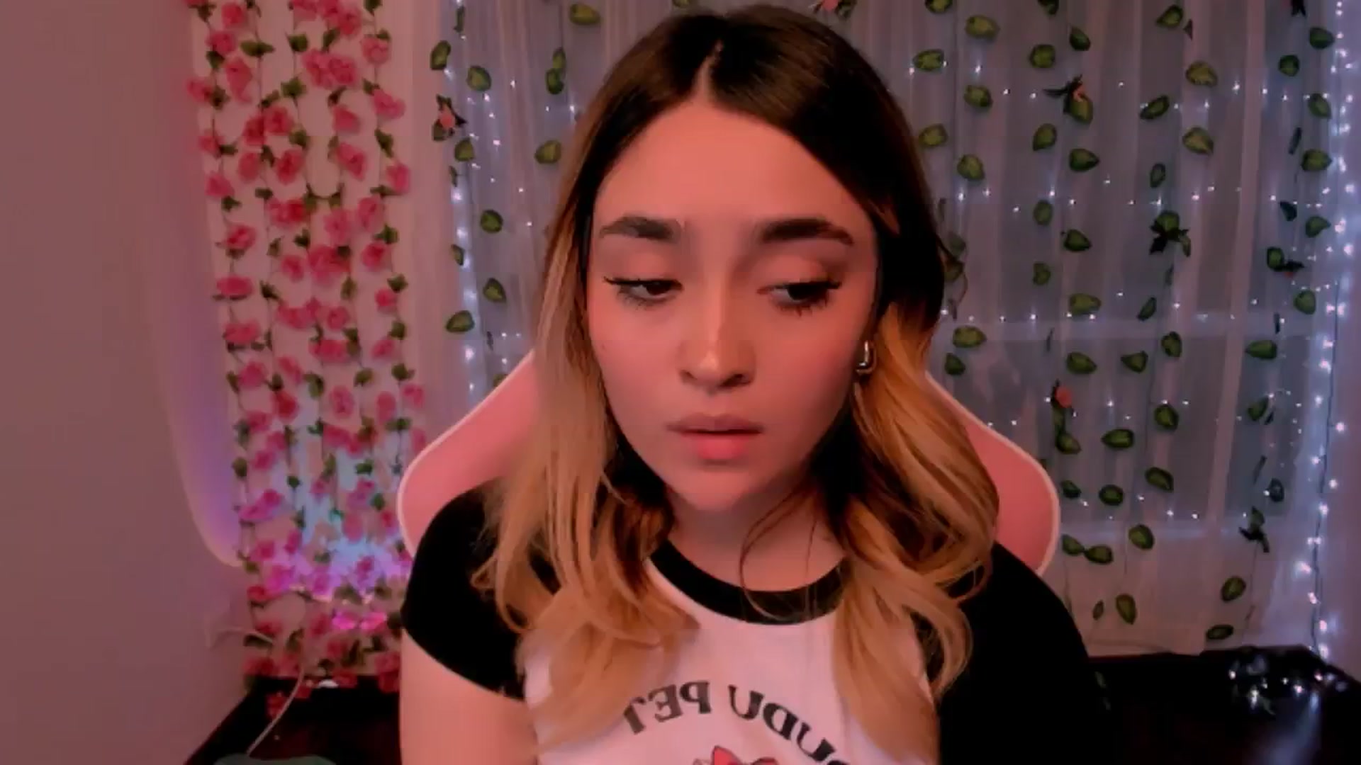 Gallery image thumbnail from Sugar_h0ney's myfreecams stream on, 07/29/2024, 07:07 image 11 of 20