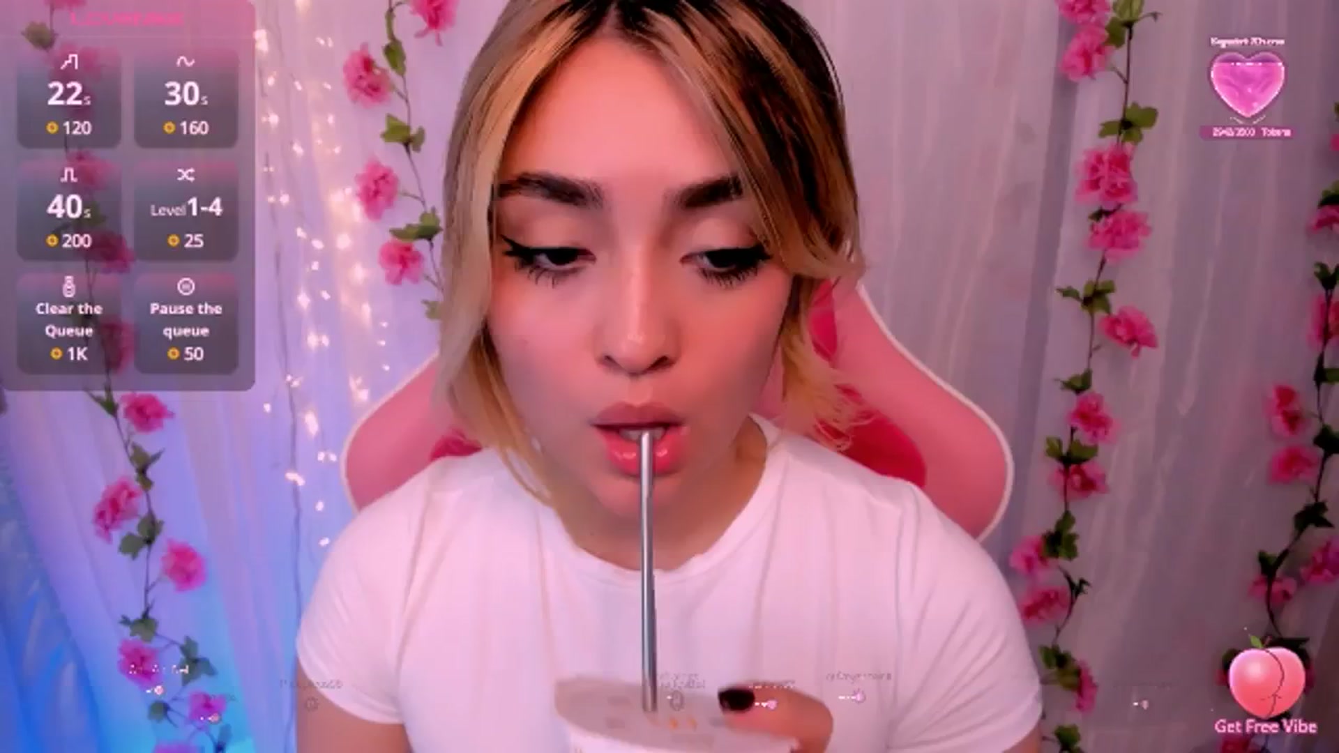 Gallery image thumbnail from Sugar_h0ney's myfreecams stream on, 10/14/2024, 05:52 image 4 of 20