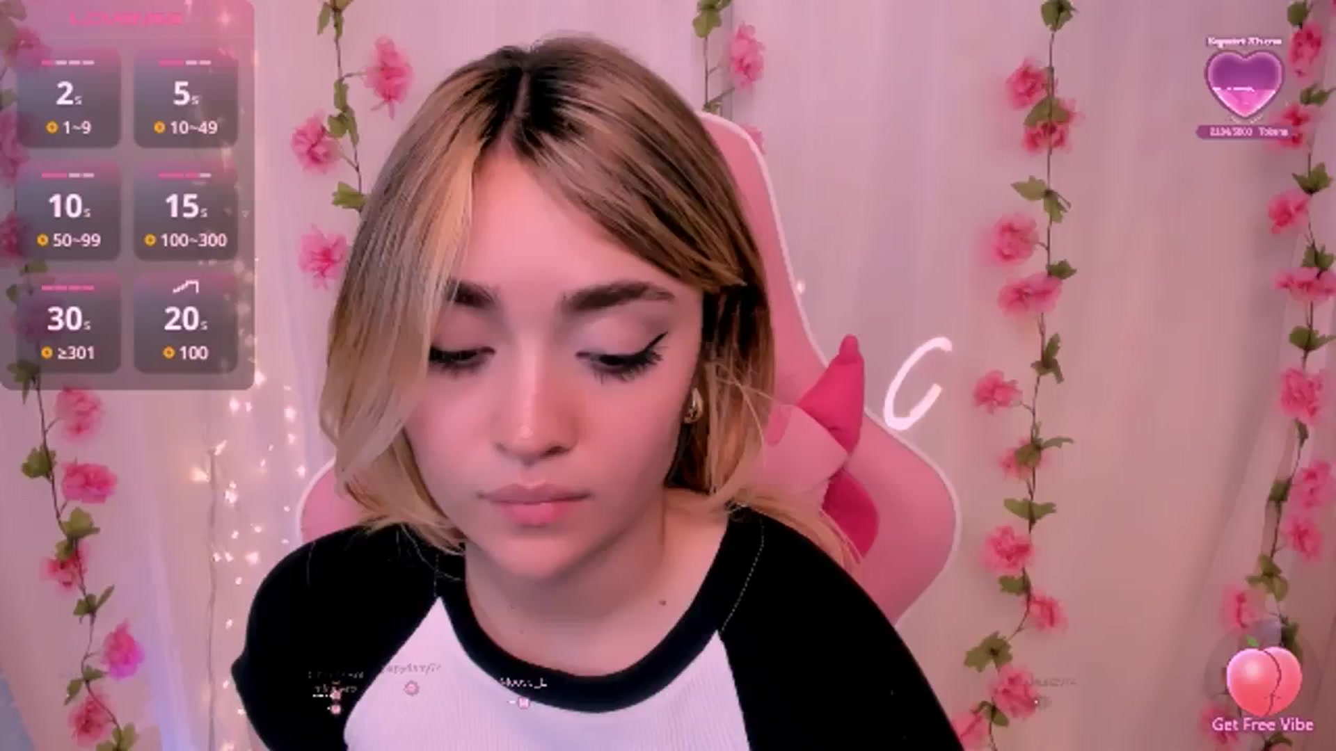 Gallery image thumbnail from Sugar_h0ney's myfreecams stream on, 10/23/2024, 05:43 image 17 of 20