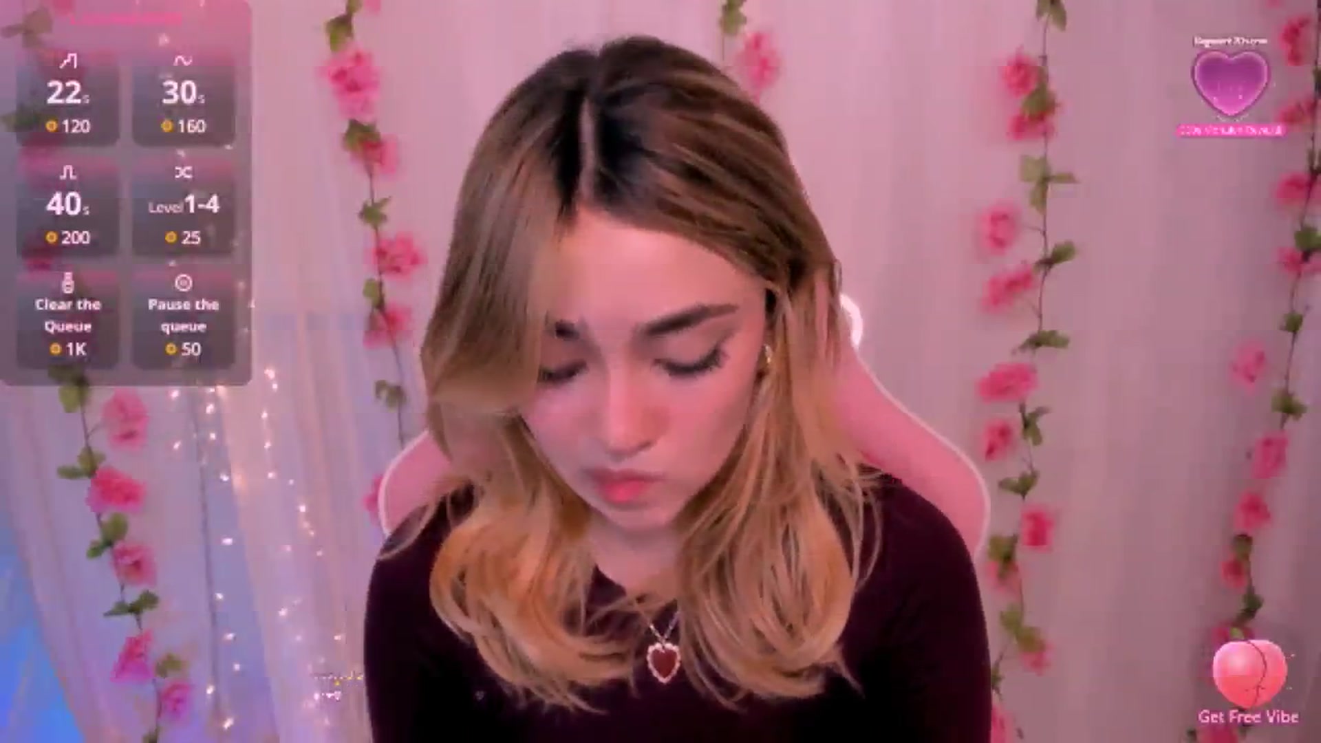 Gallery image thumbnail from Sugar_h0ney's myfreecams stream on, 11/29/2024, 02:19 image 17 of 20