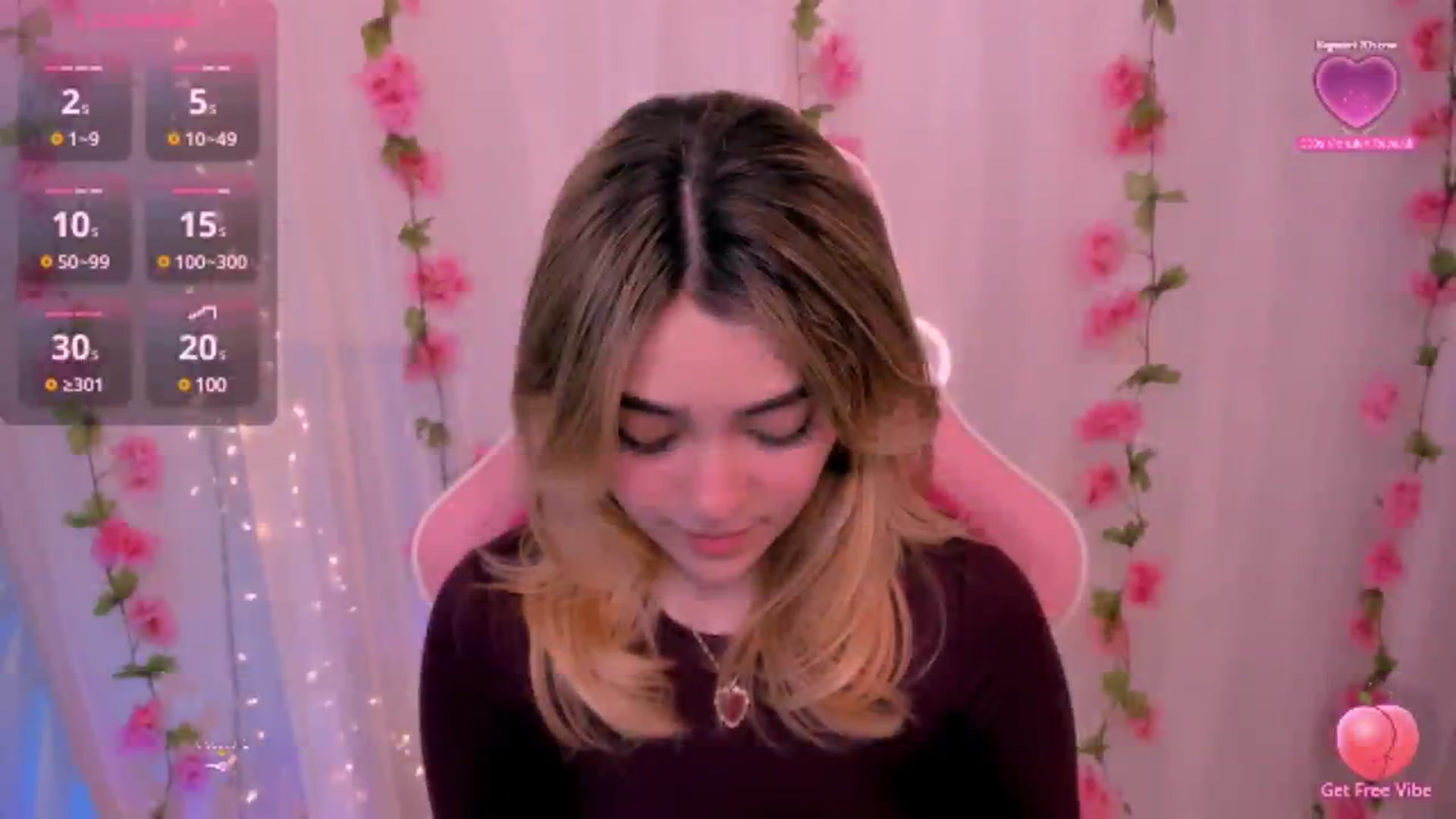 Gallery image thumbnail from Sugar_h0ney's myfreecams stream on, 11/29/2024, 02:19 image 15 of 20