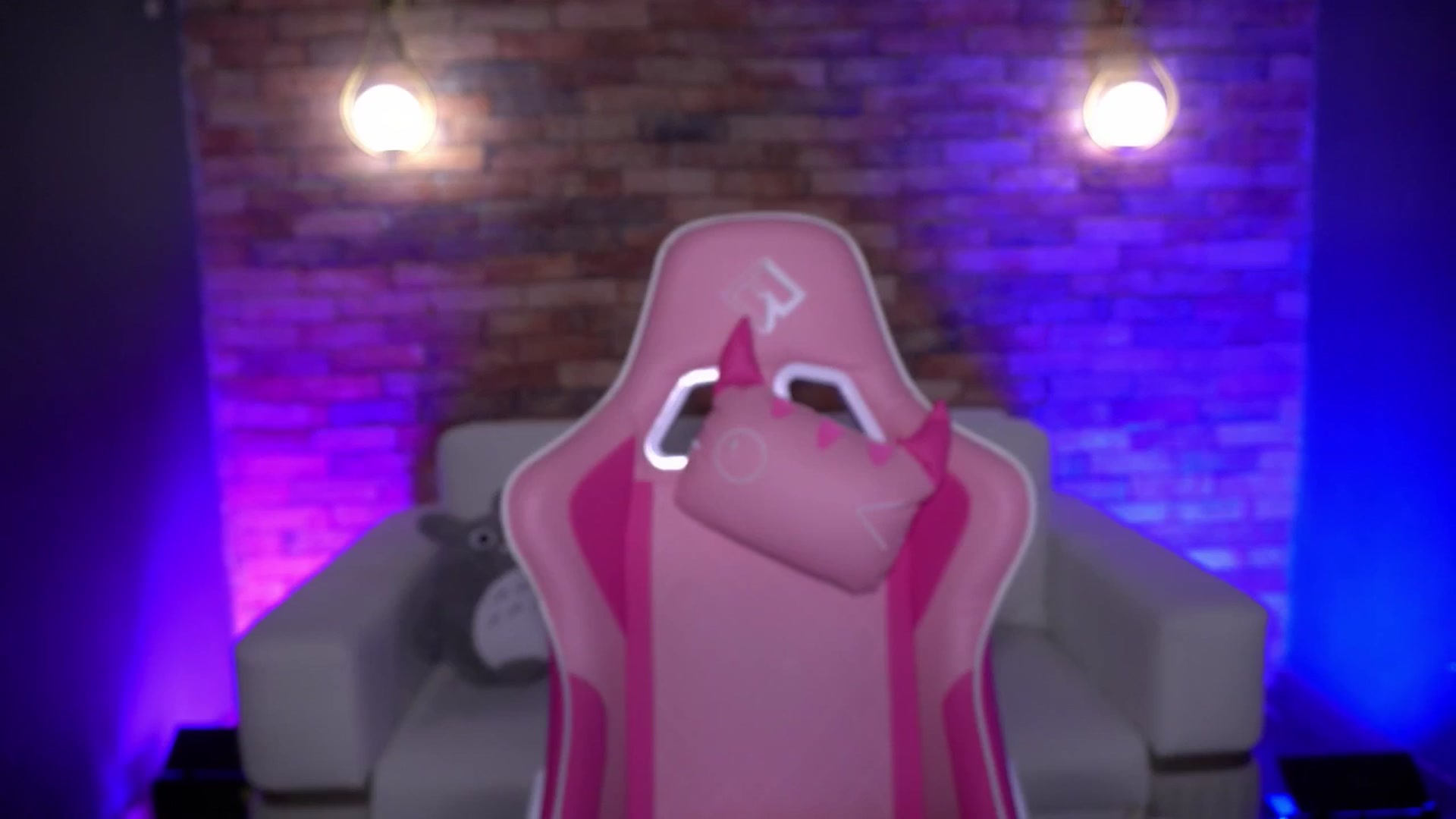 Gallery image thumbnail from Sugar_h0ney's myfreecams stream on, 04/06/2026, 01:55 image 11 of 20