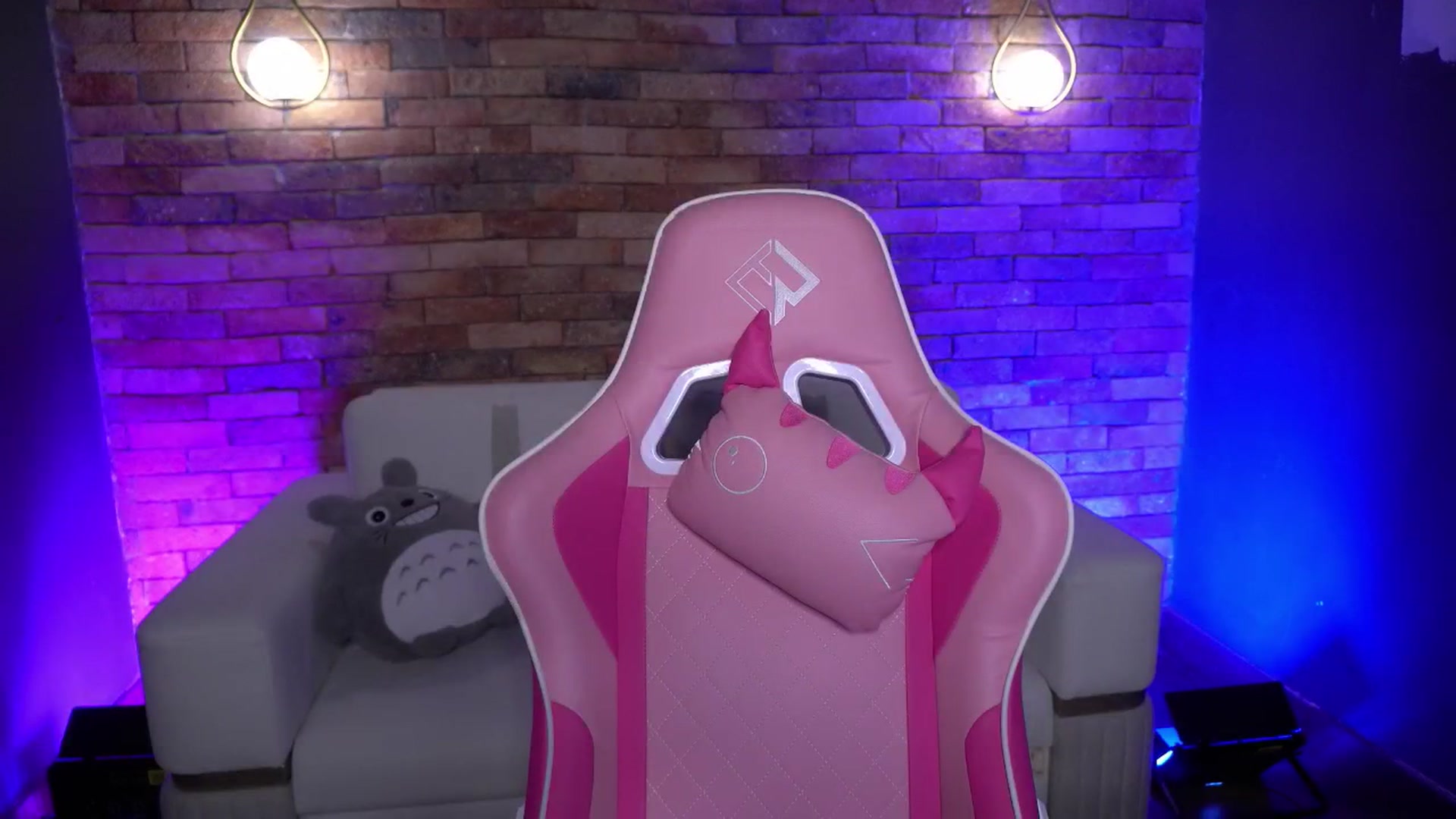 Gallery image thumbnail from Sugar_h0ney's myfreecams stream on, 04/06/2026, 03:12 image 16 of 20