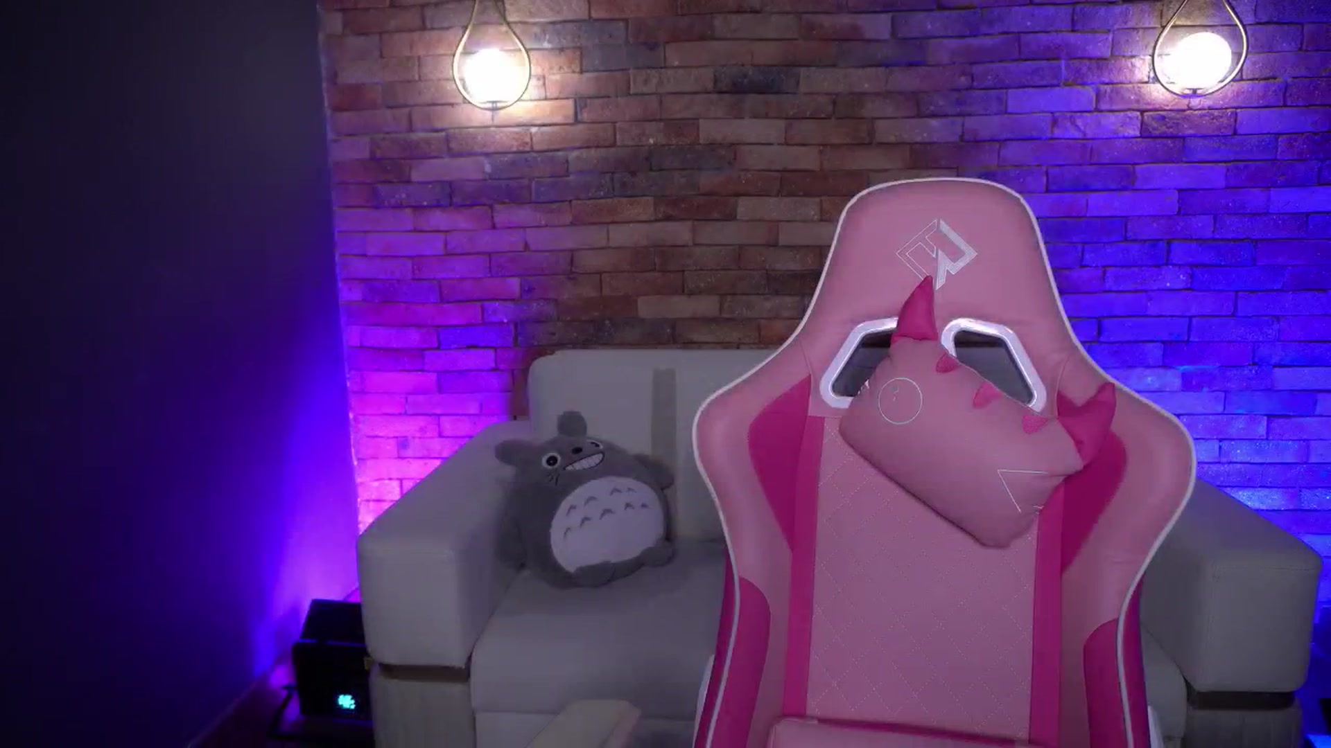 Gallery image thumbnail from Sugar_h0ney's myfreecams stream on, 04/06/2026, 03:12 image 10 of 20