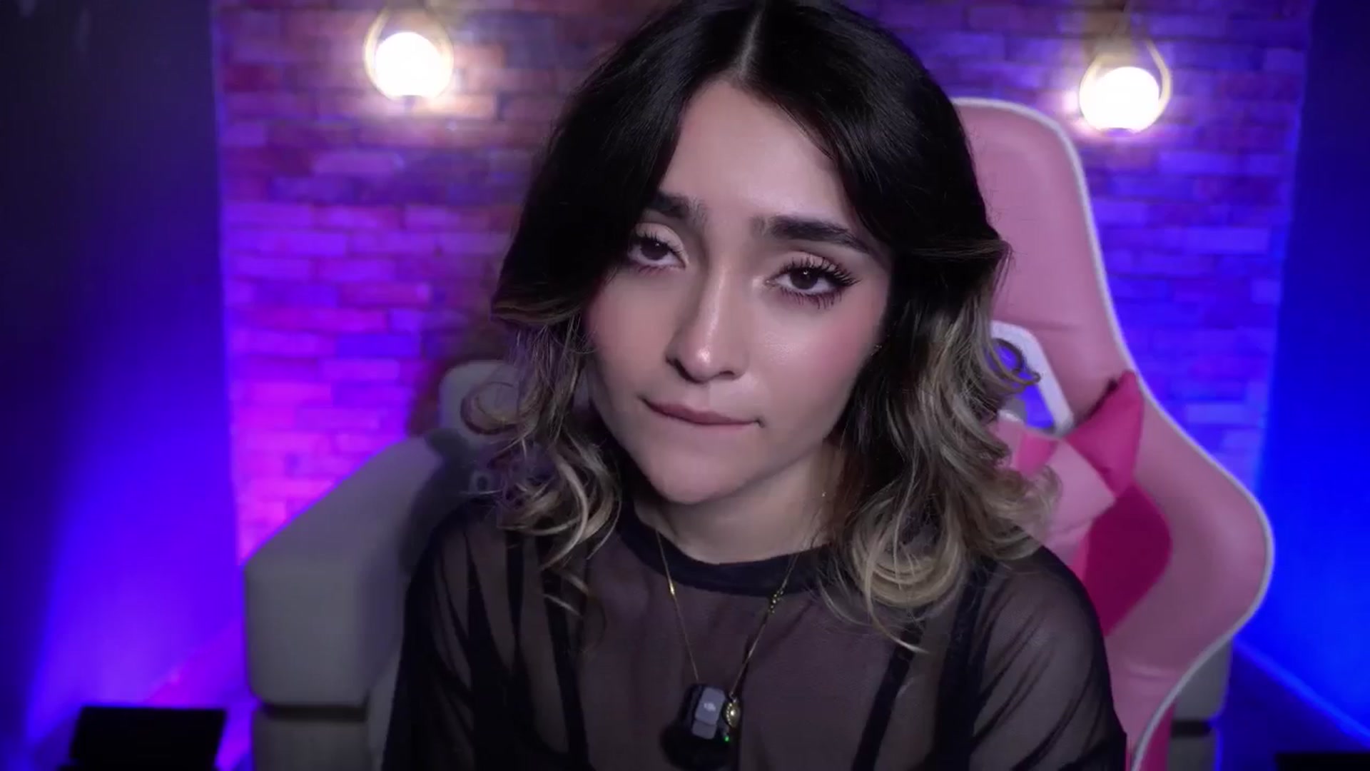 Gallery image thumbnail from Sugar_h0ney's myfreecams stream on, 04/07/2026, 02:15 image 15 of 20