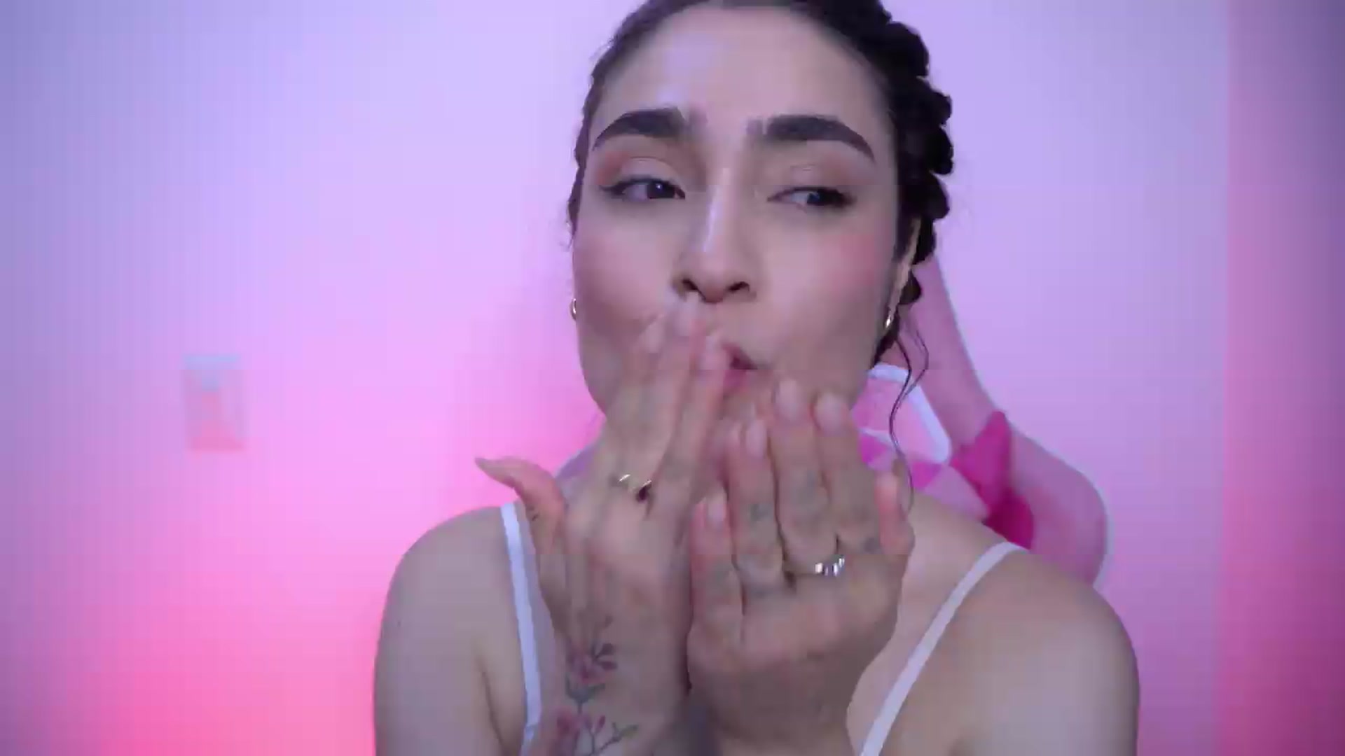 Gallery image thumbnail from Sugar_h0ney's myfreecams stream on, 06/15/2026, 02:07 image 1 of 20