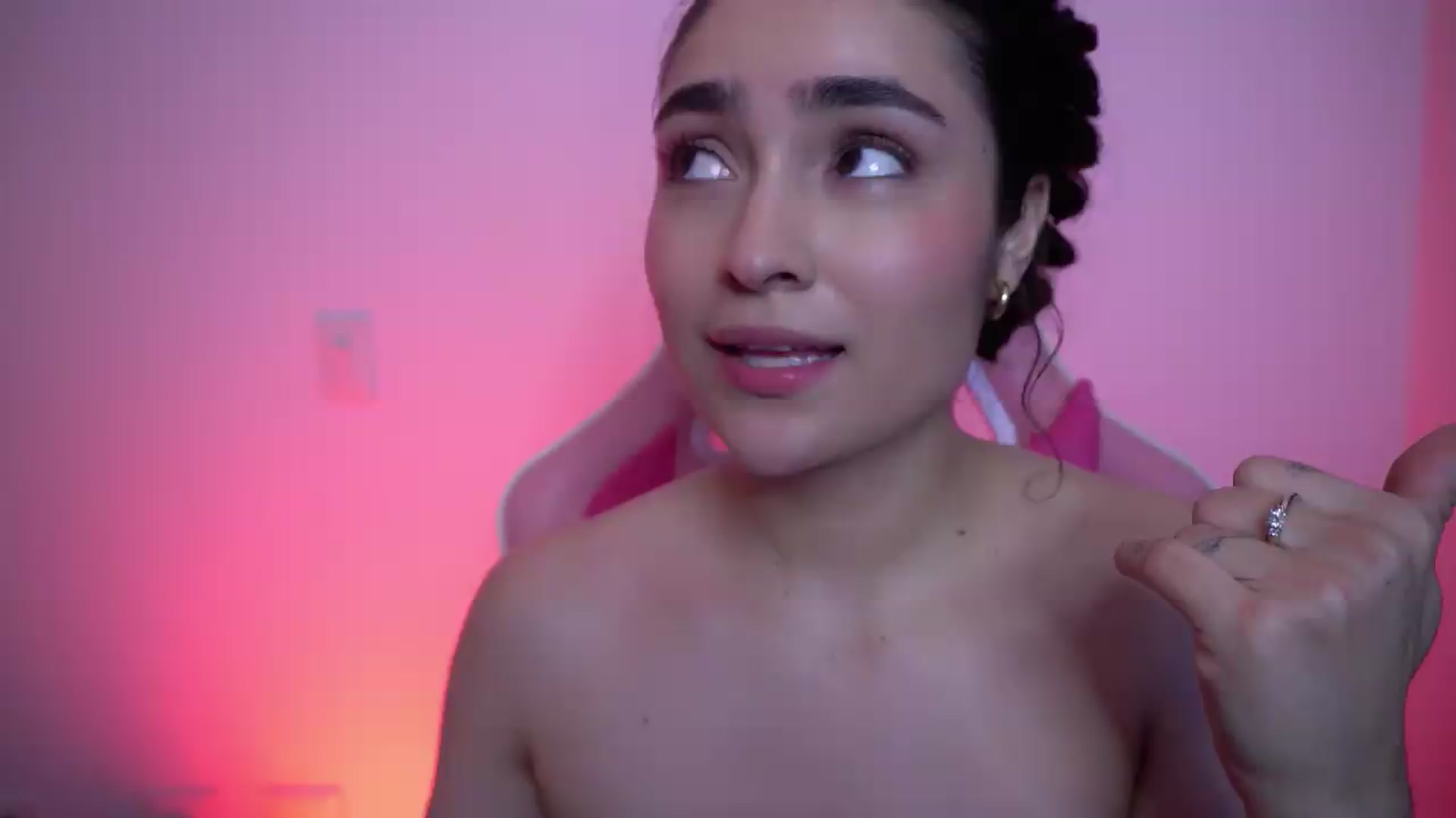 Gallery image thumbnail from Sugar_h0ney's myfreecams stream on, 06/15/2026, 02:07 image 6 of 20