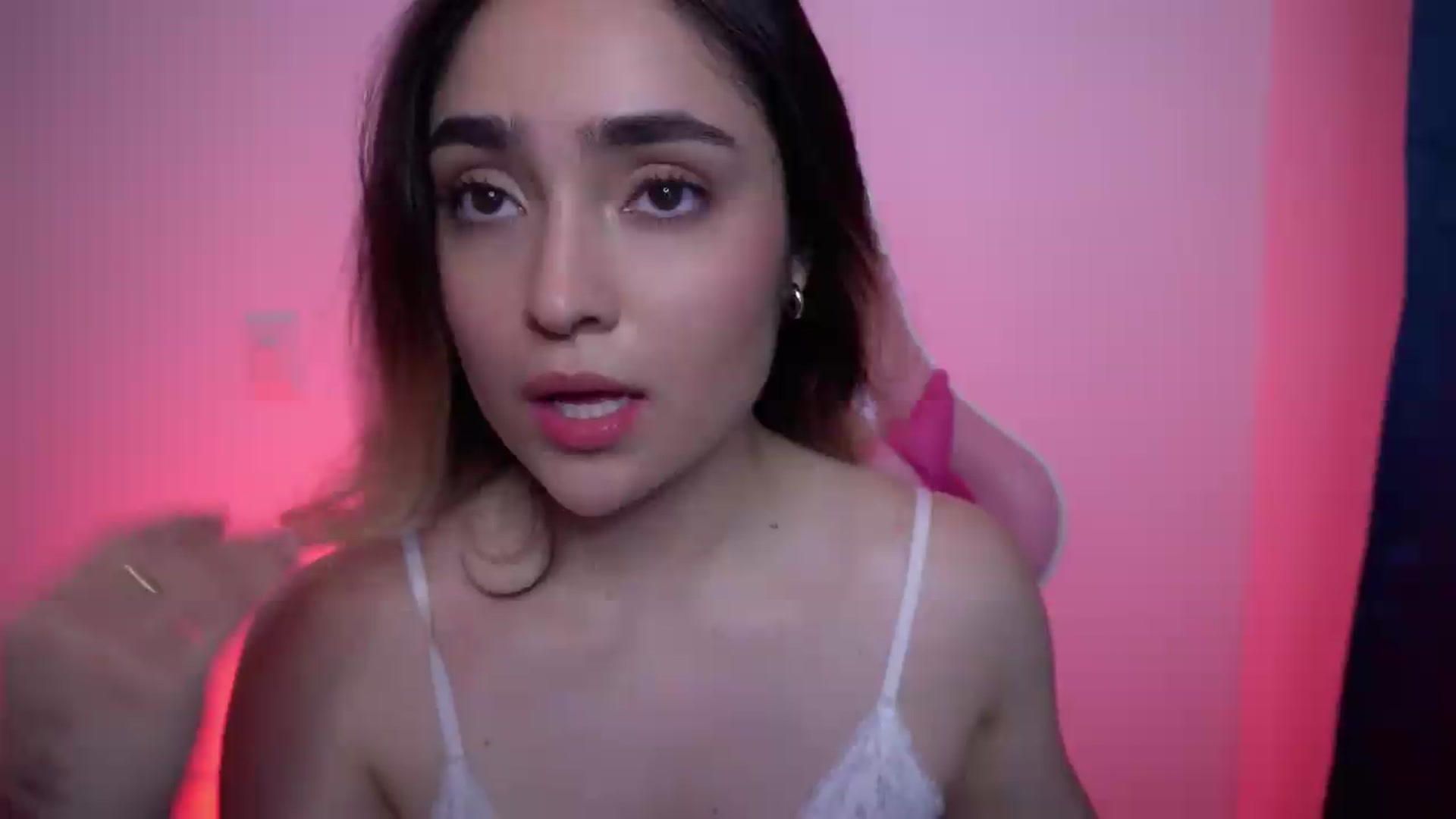 Gallery image thumbnail from Sugar_h0ney's myfreecams stream on, 06/15/2026, 02:07 image 17 of 20