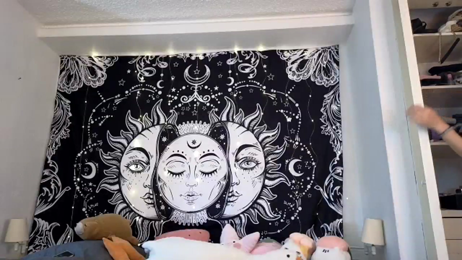 Gallery image thumbnail from Sugarcandyi's myfreecams stream on, 08/07/2023, 18:59 image 13 of 20