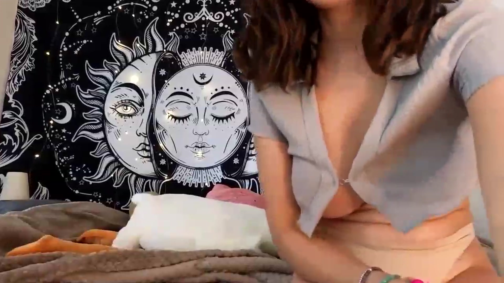 Gallery image thumbnail from Sugarcandyi's myfreecams stream on, 08/19/2023, 20:20 image 18 of 20
