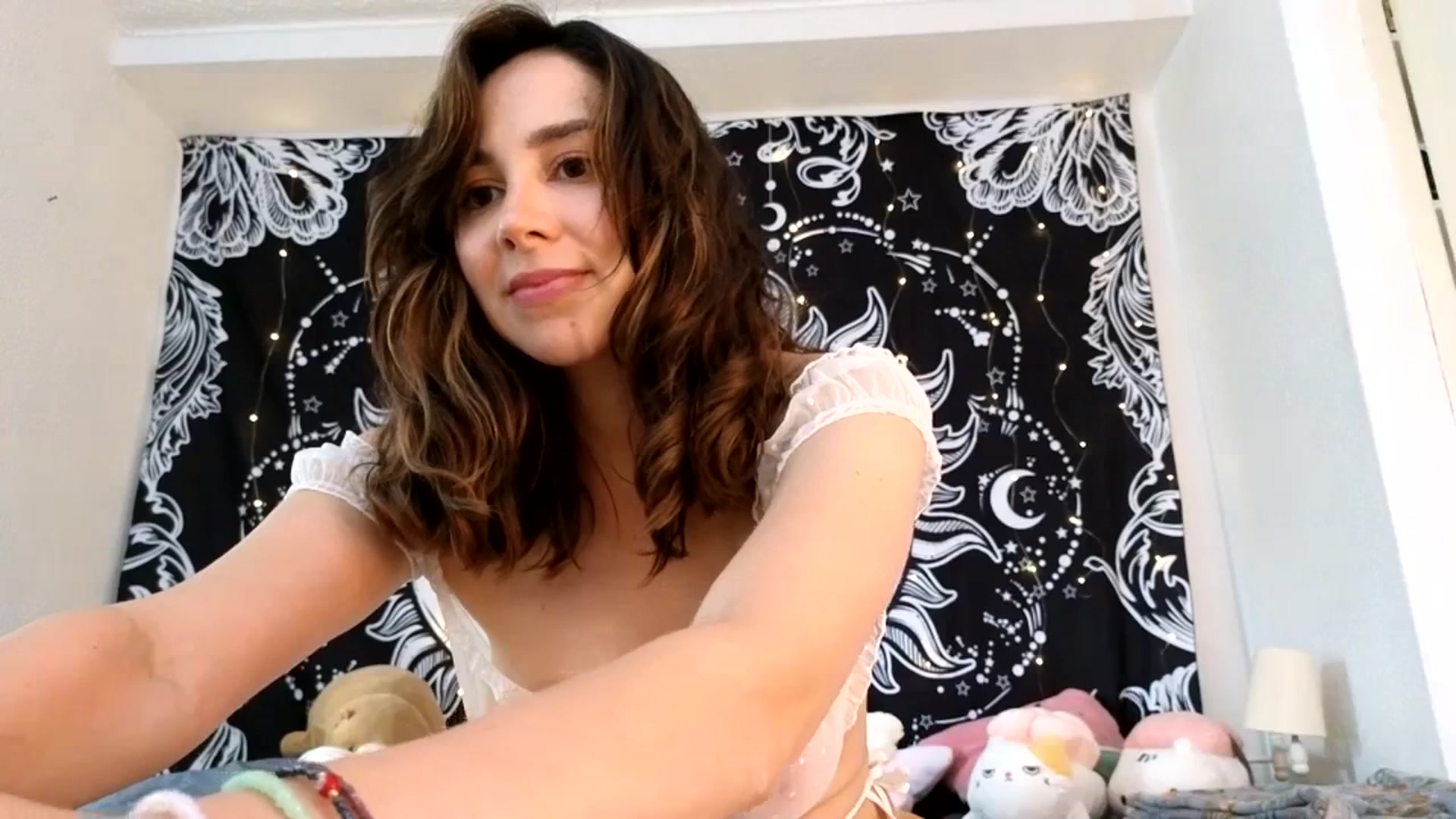 Gallery image thumbnail from Sugarcandyi's myfreecams stream on, 08/29/2023, 21:02 image 18 of 20