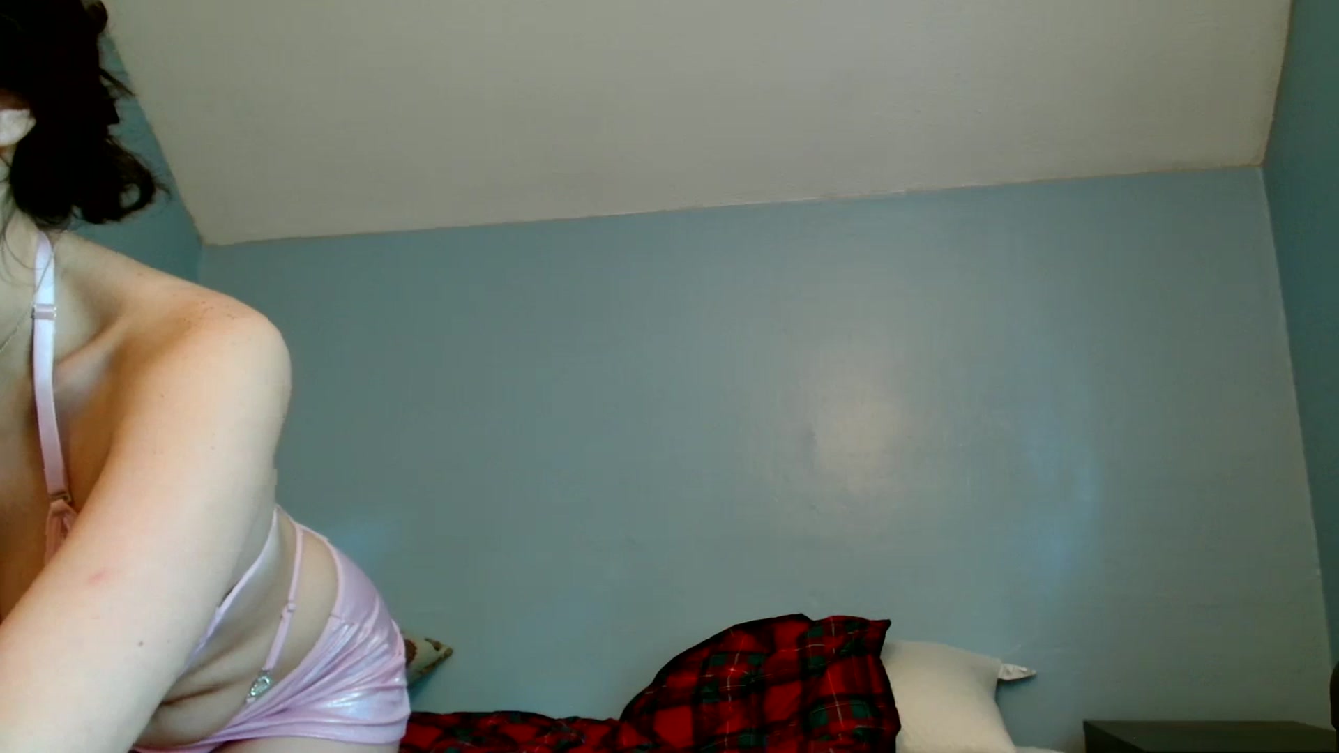 Gallery image thumbnail from Sugarcandyi's myfreecams stream on, 10/04/2023, 17:22 image 2 of 20